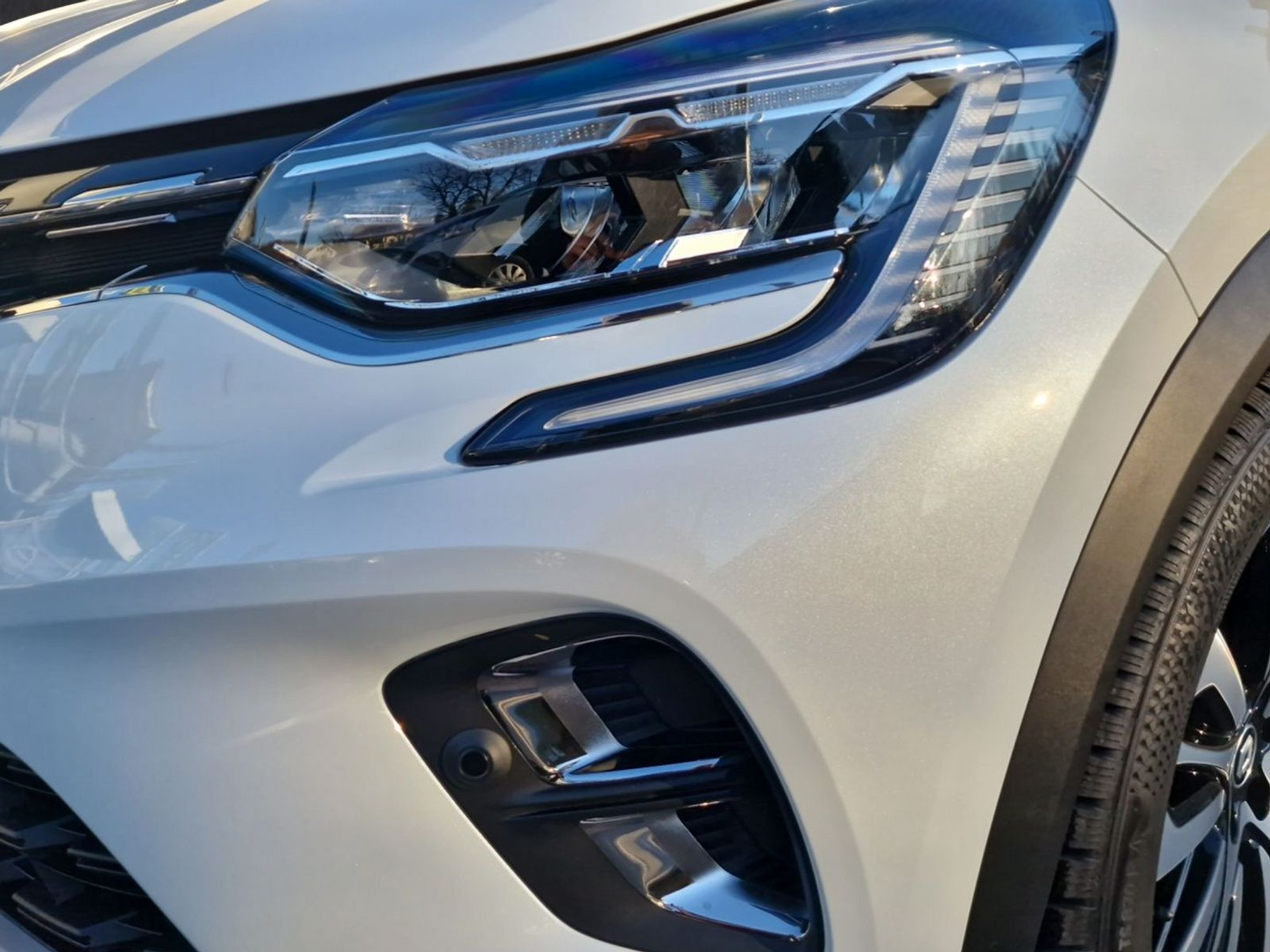 listing desktop thumbnail image 3