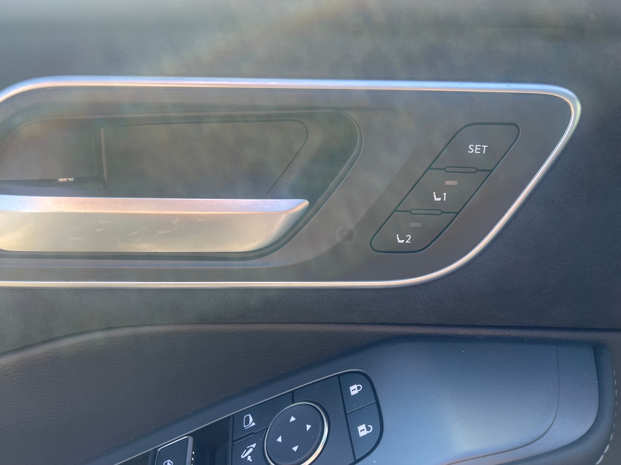 listing desktop thumbnail image 12