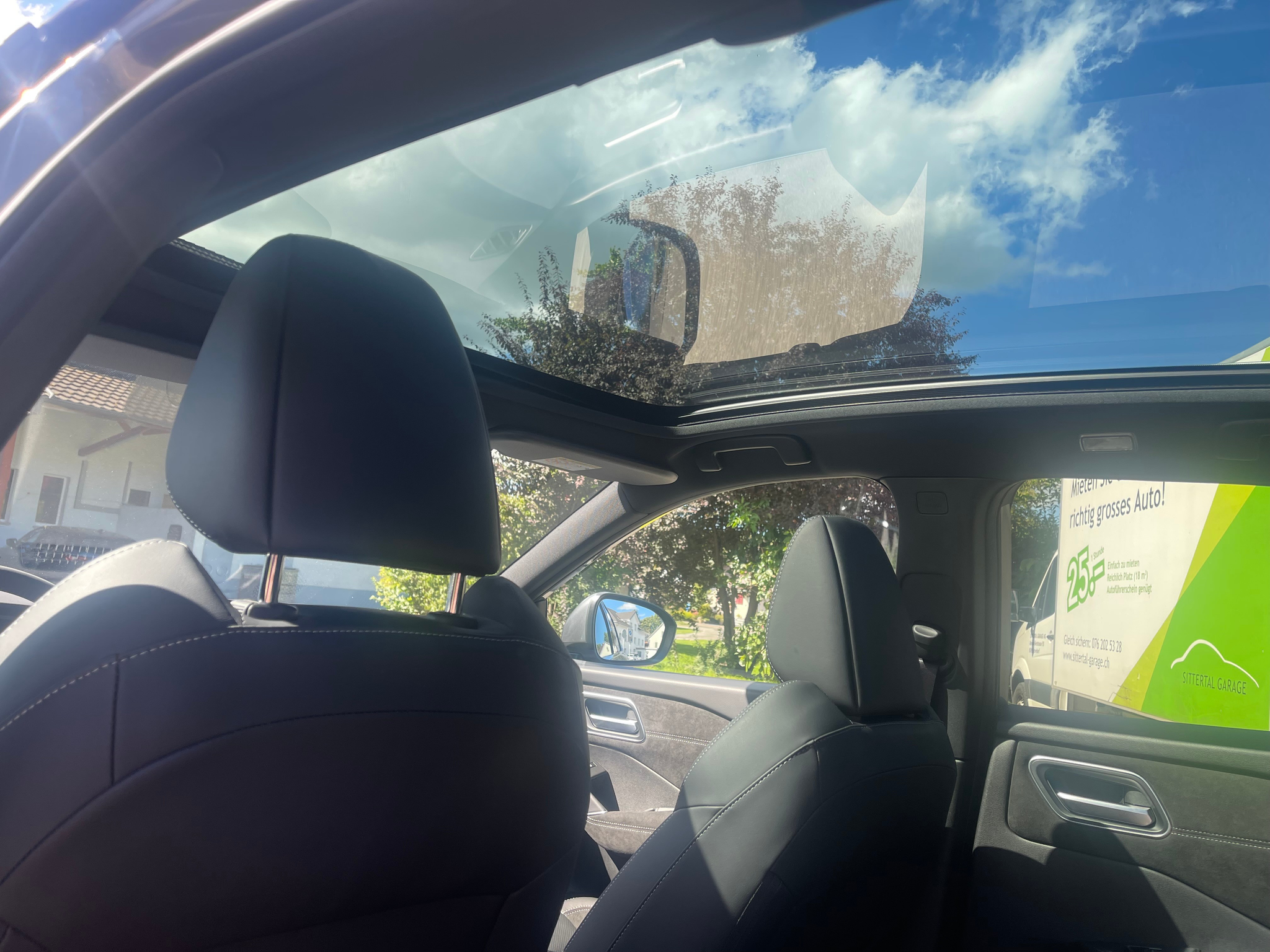 listing desktop thumbnail image 7