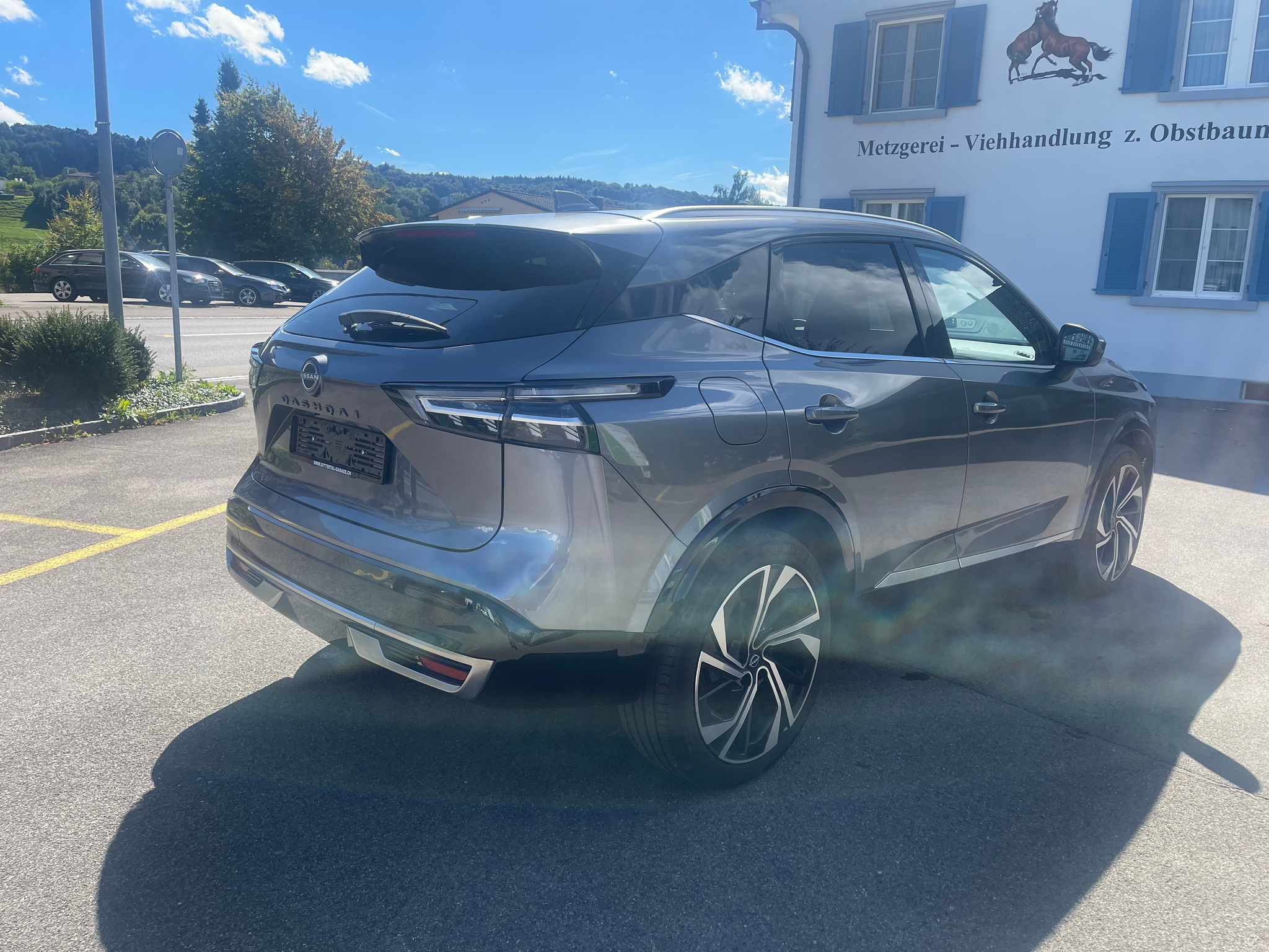 listing desktop thumbnail image 2