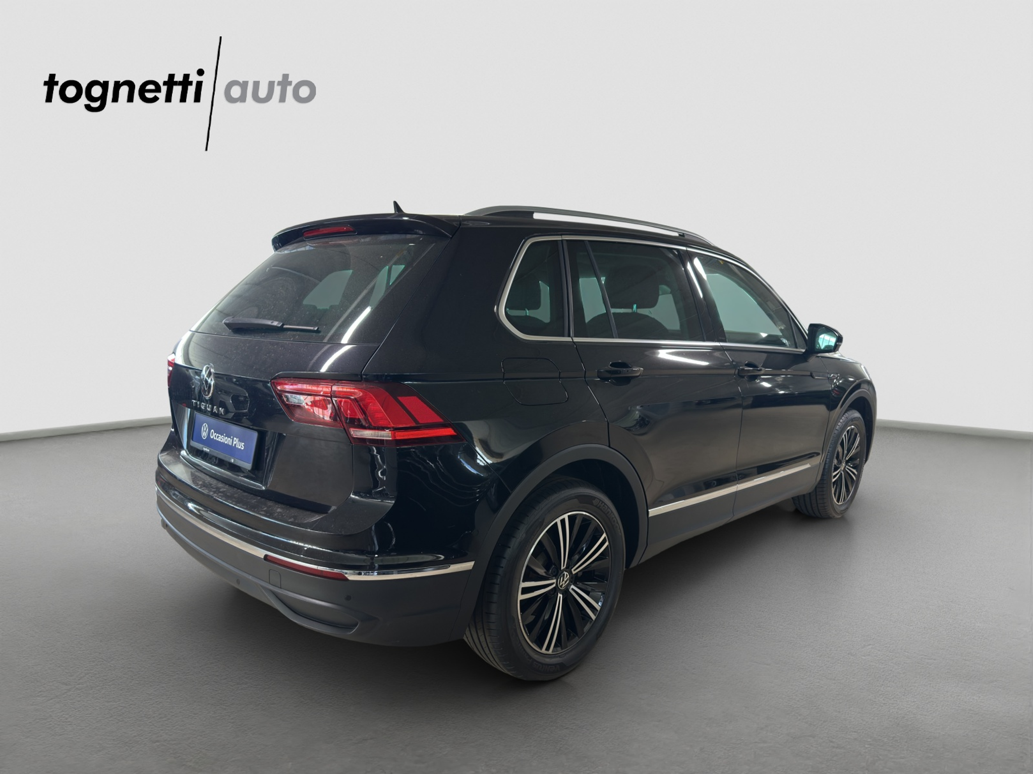 listing desktop thumbnail image 3