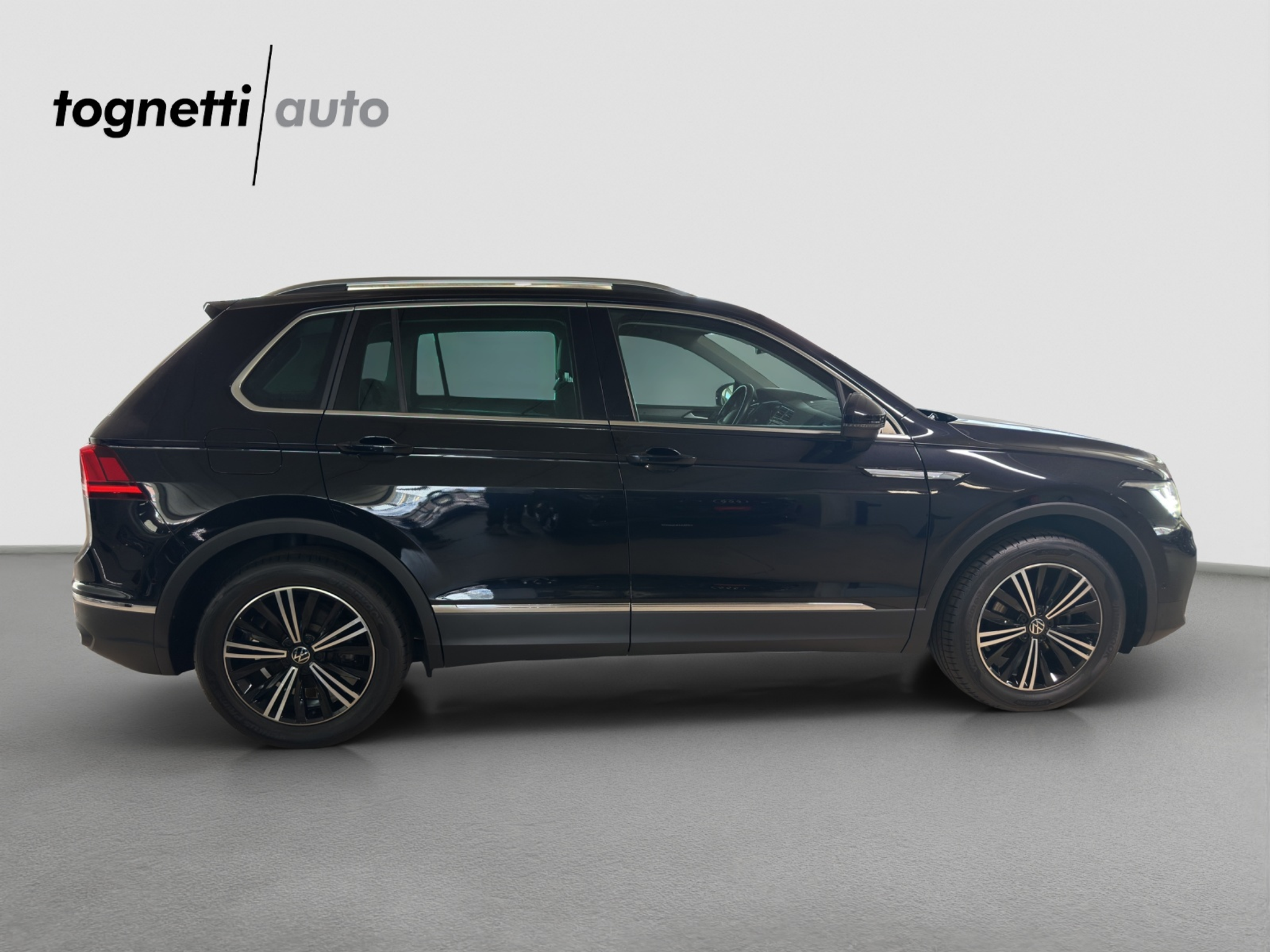 listing desktop thumbnail image 2