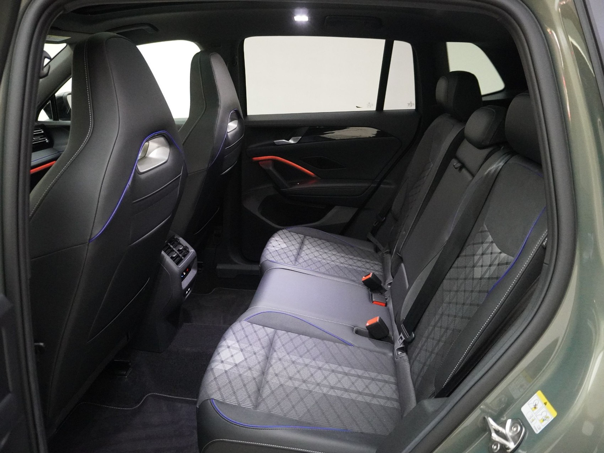 listing desktop thumbnail image 10