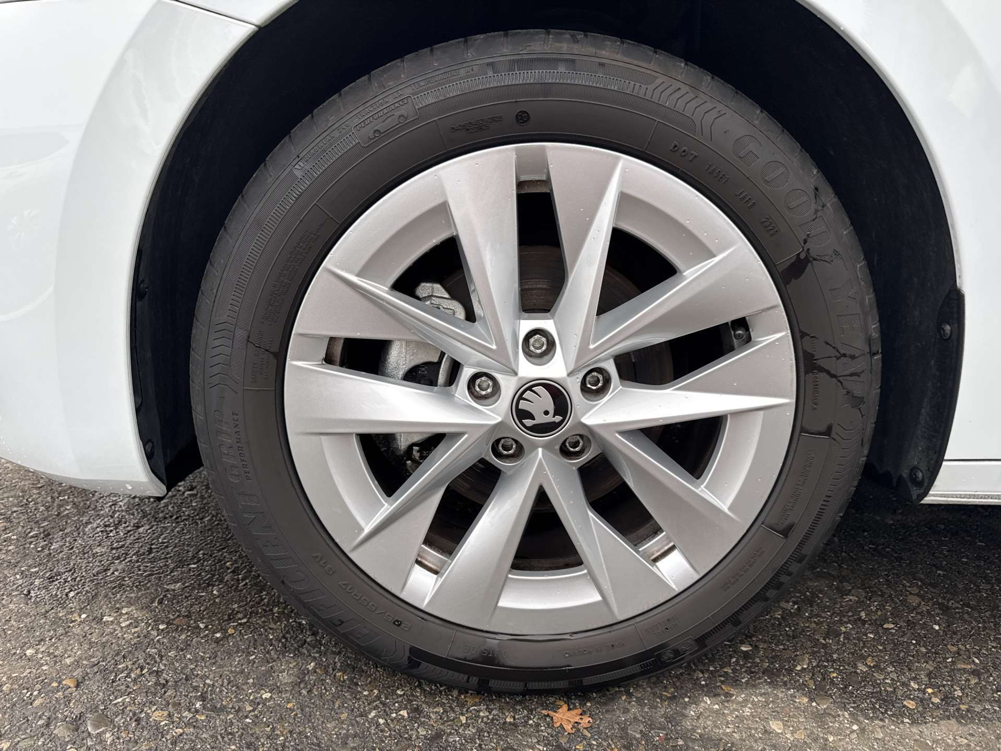 listing desktop thumbnail image 8