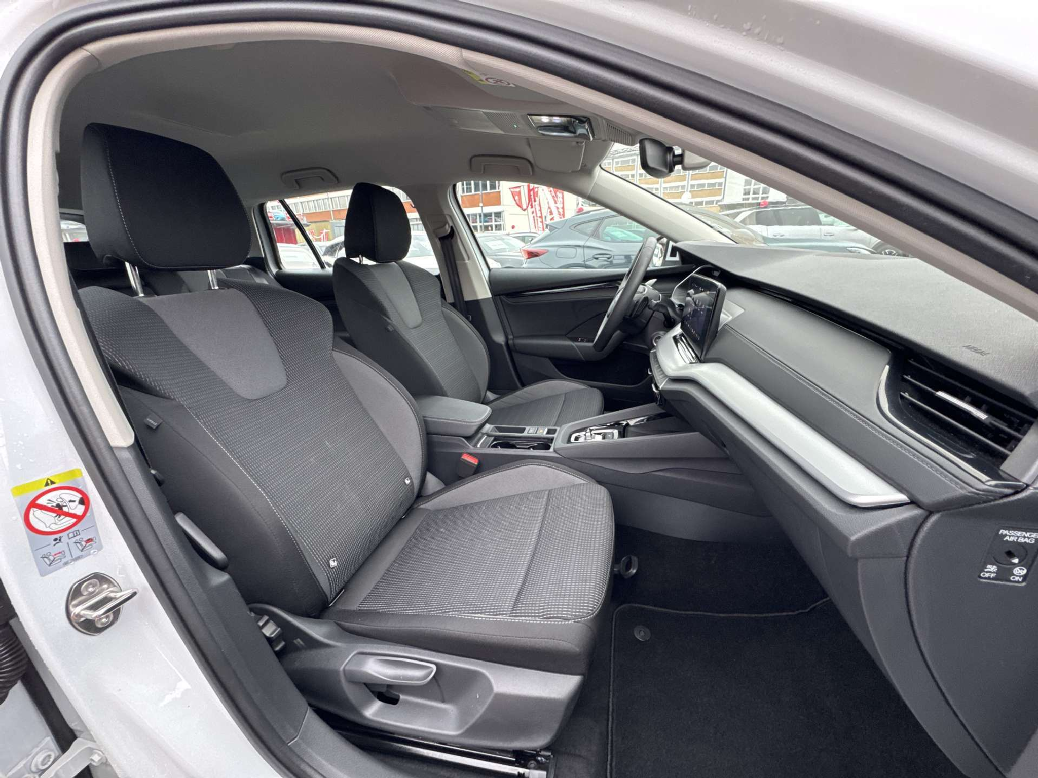 listing desktop thumbnail image 12