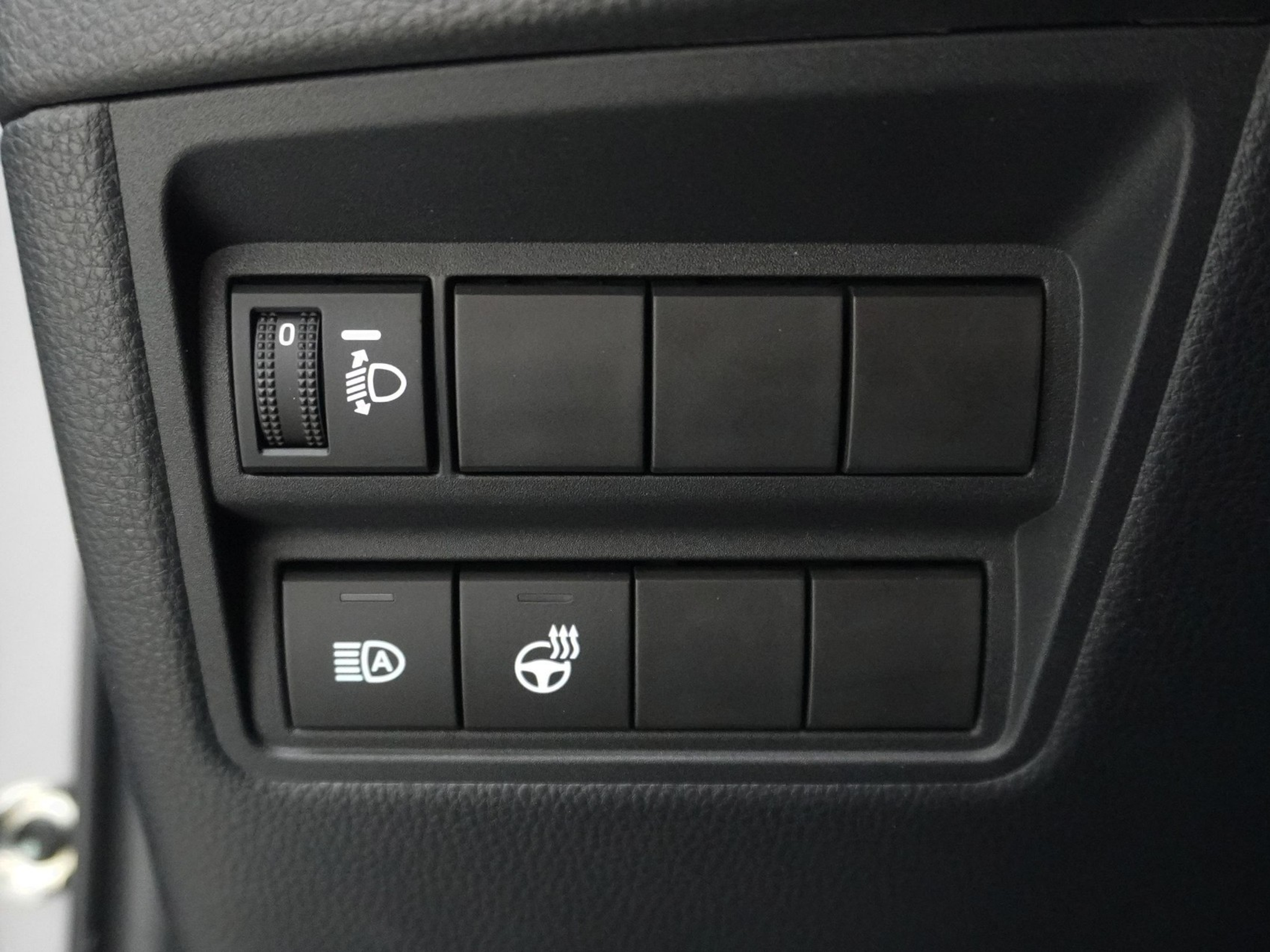 listing desktop thumbnail image 17