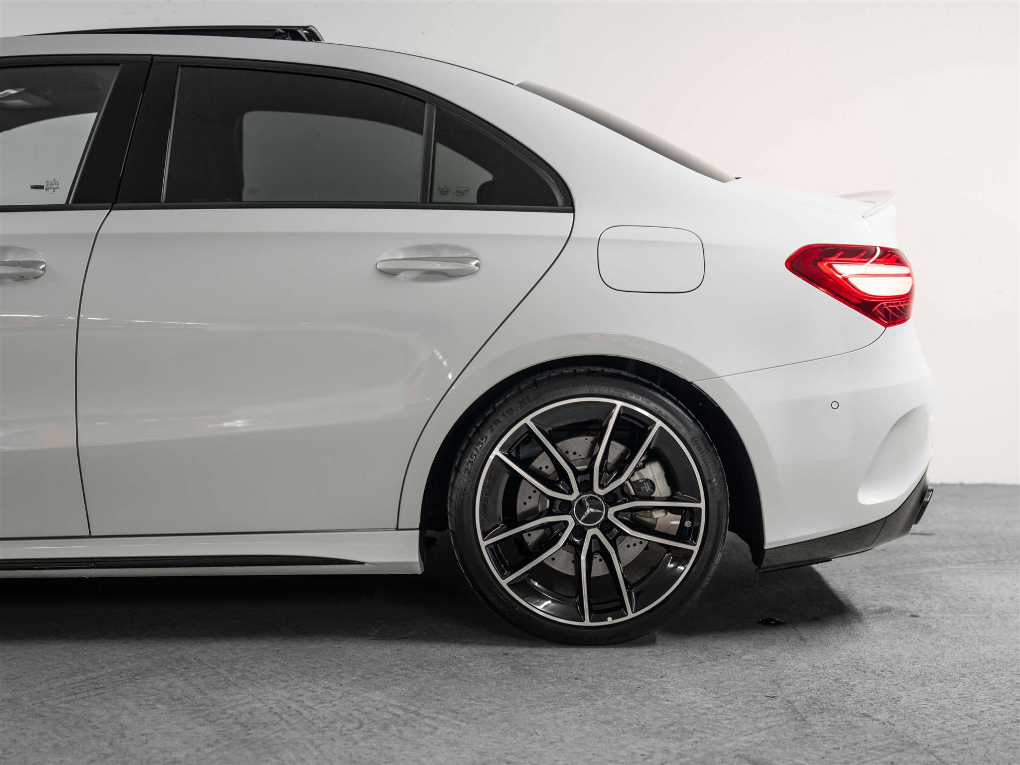 listing desktop thumbnail image 22