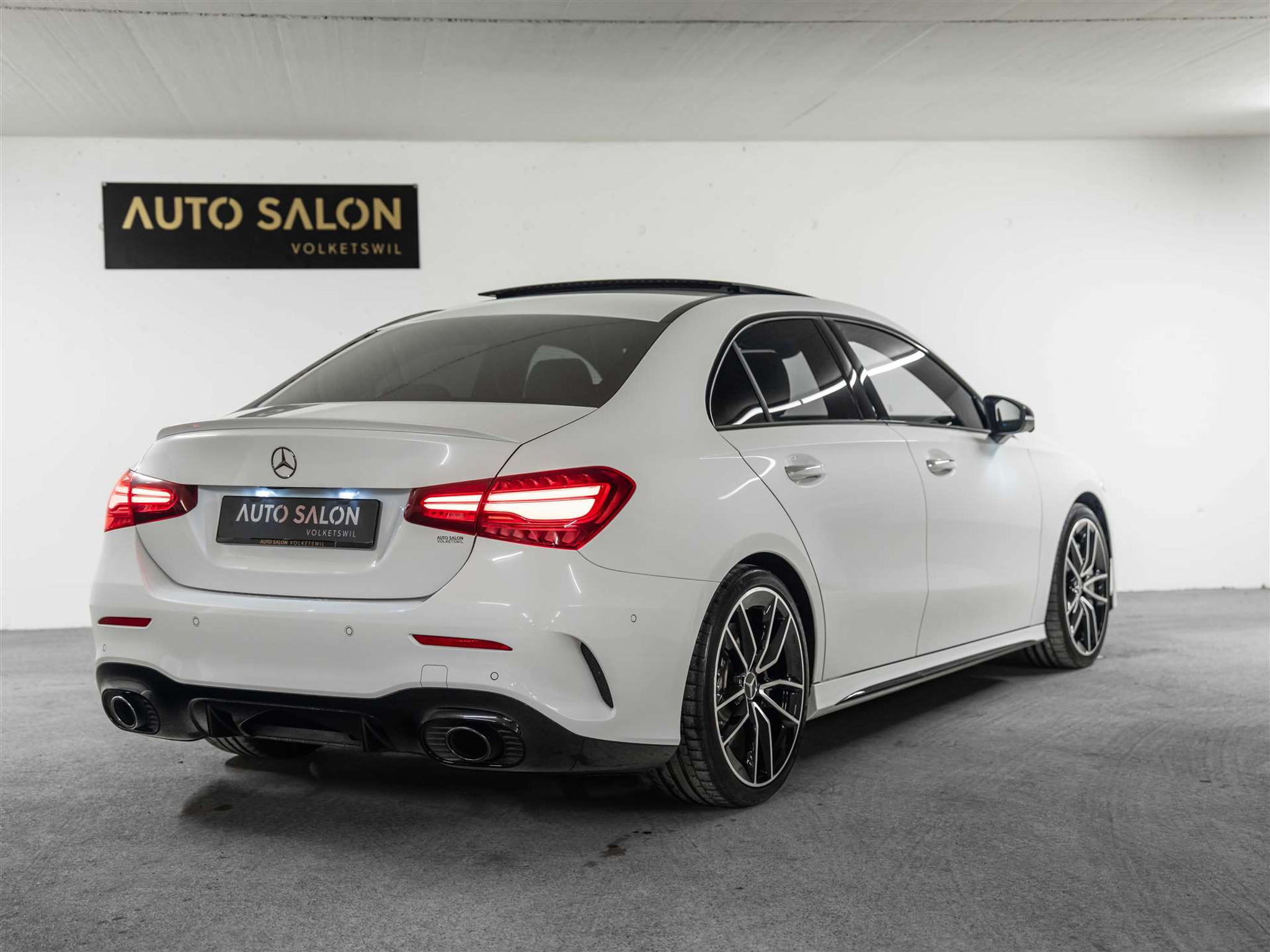 listing desktop thumbnail image 4