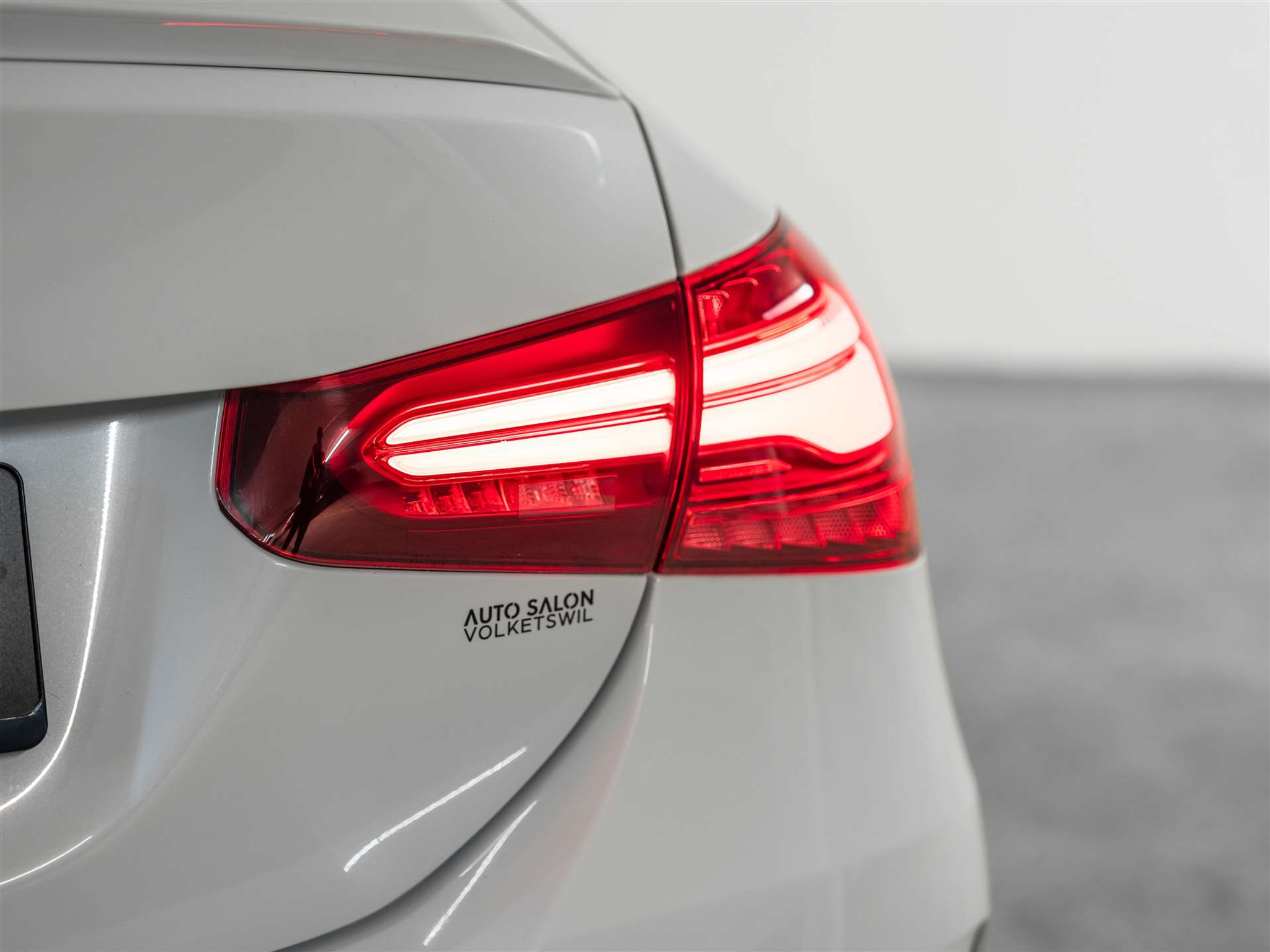 listing desktop thumbnail image 24