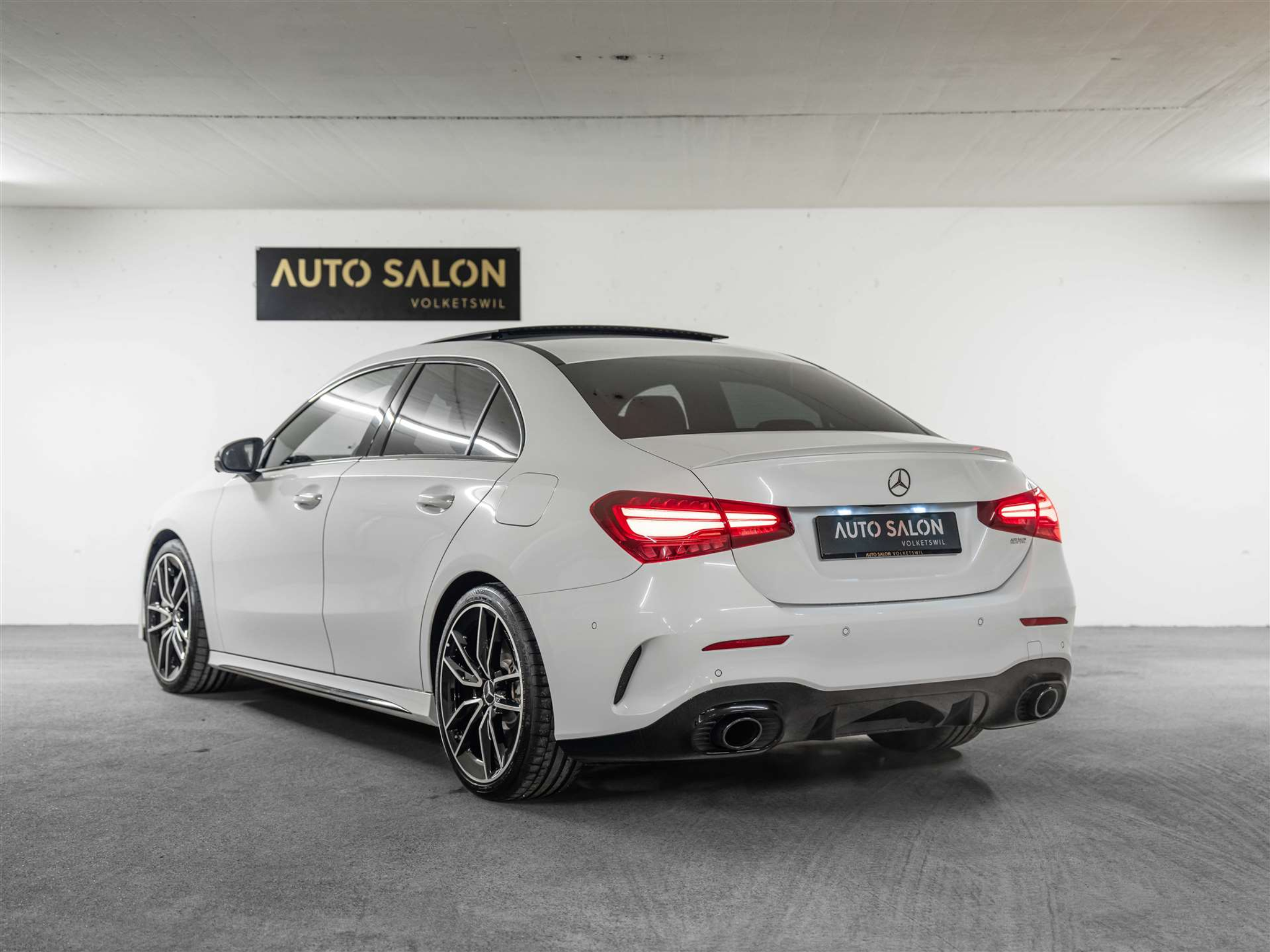 listing desktop thumbnail image 2