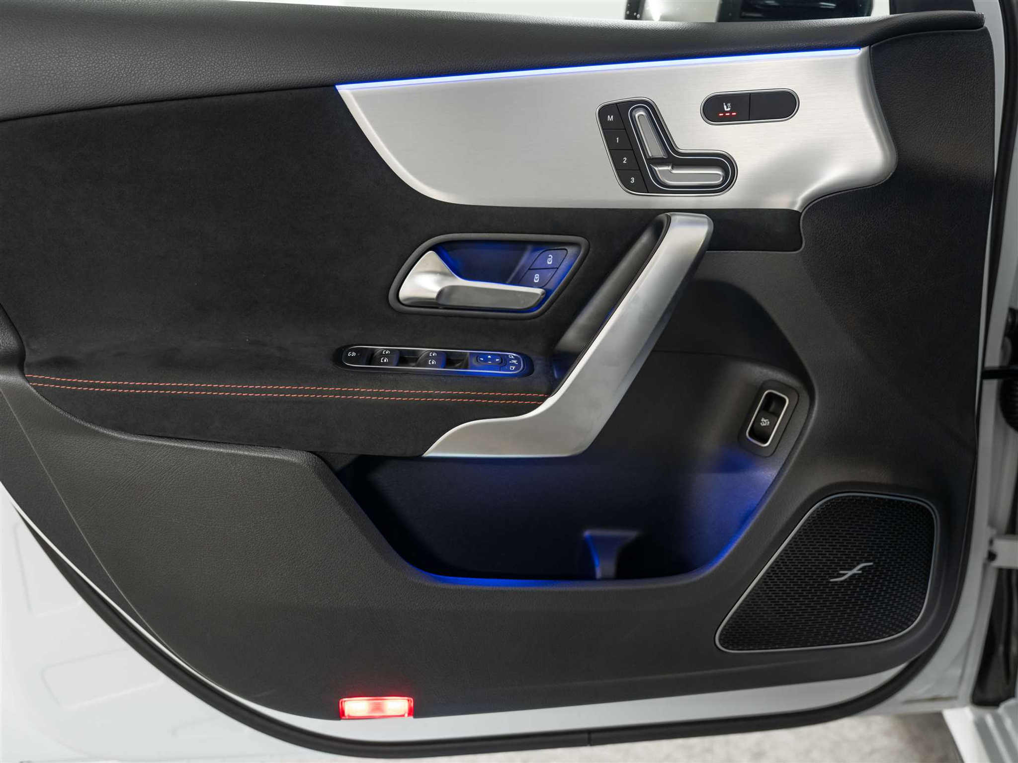 listing desktop thumbnail image 16