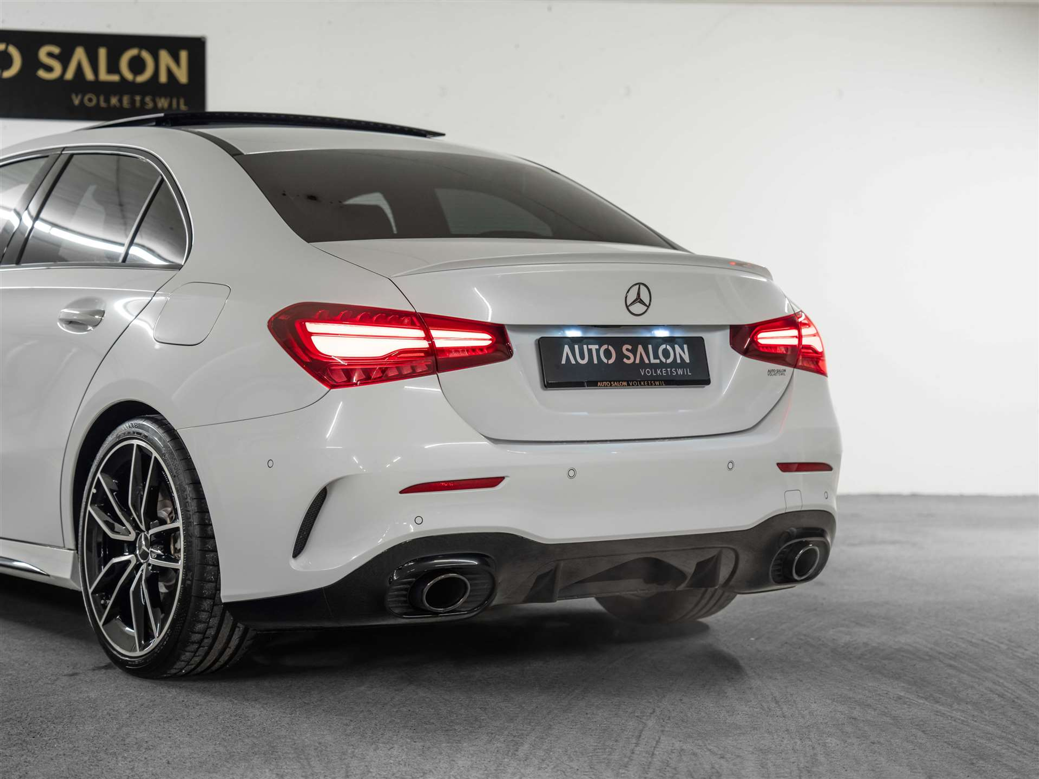 listing desktop thumbnail image 23