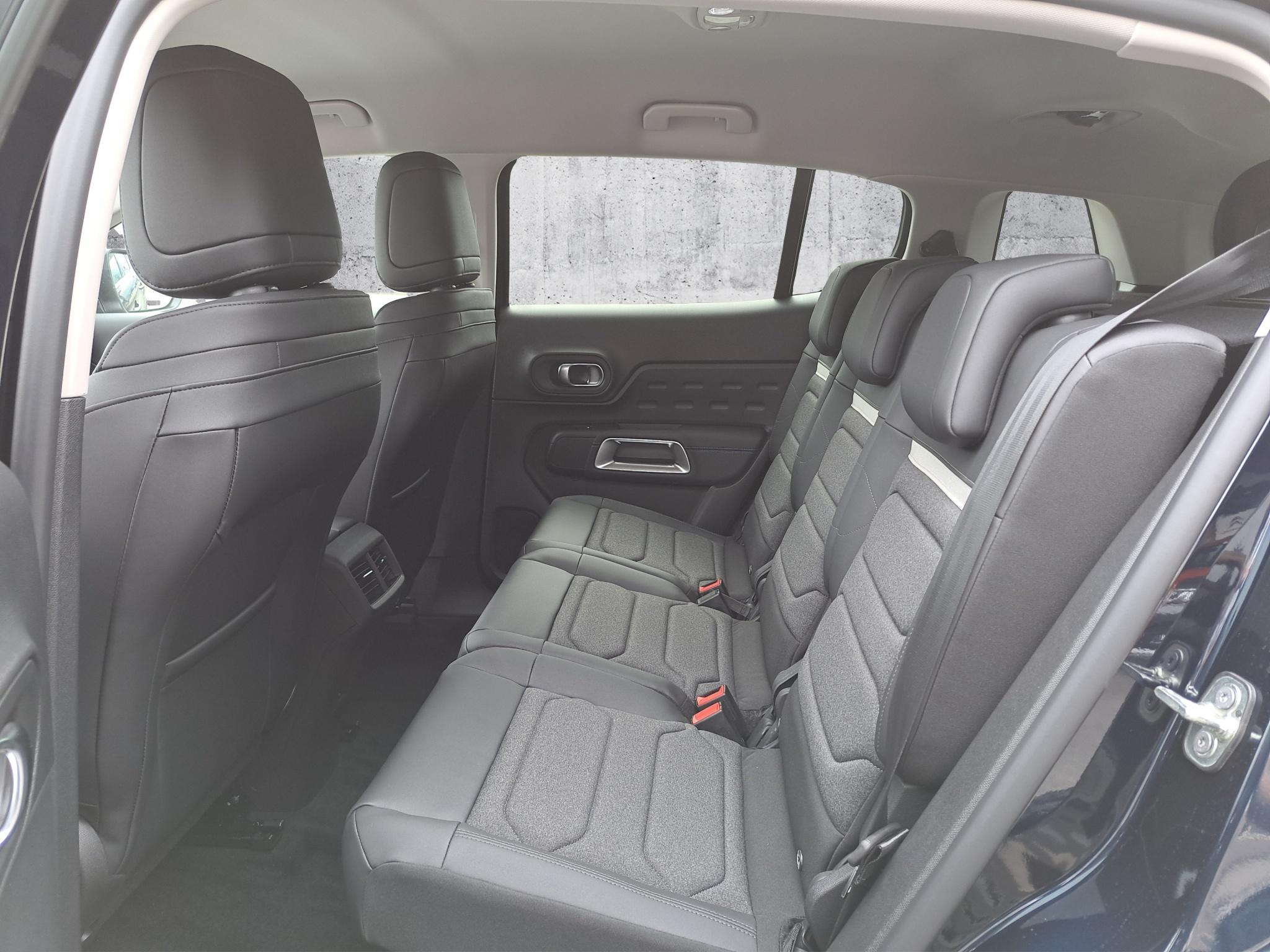 listing desktop thumbnail image 9