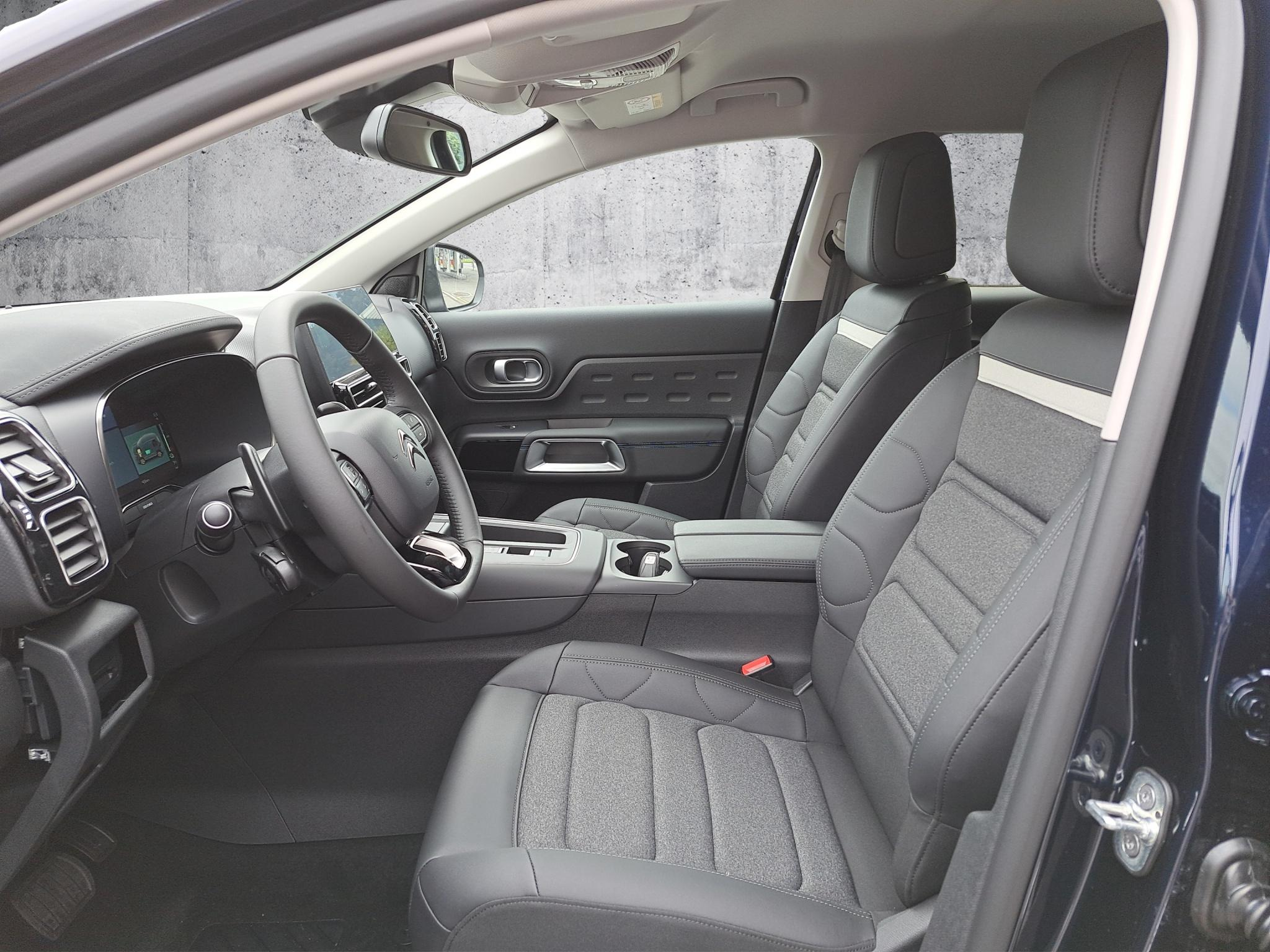 listing desktop thumbnail image 4