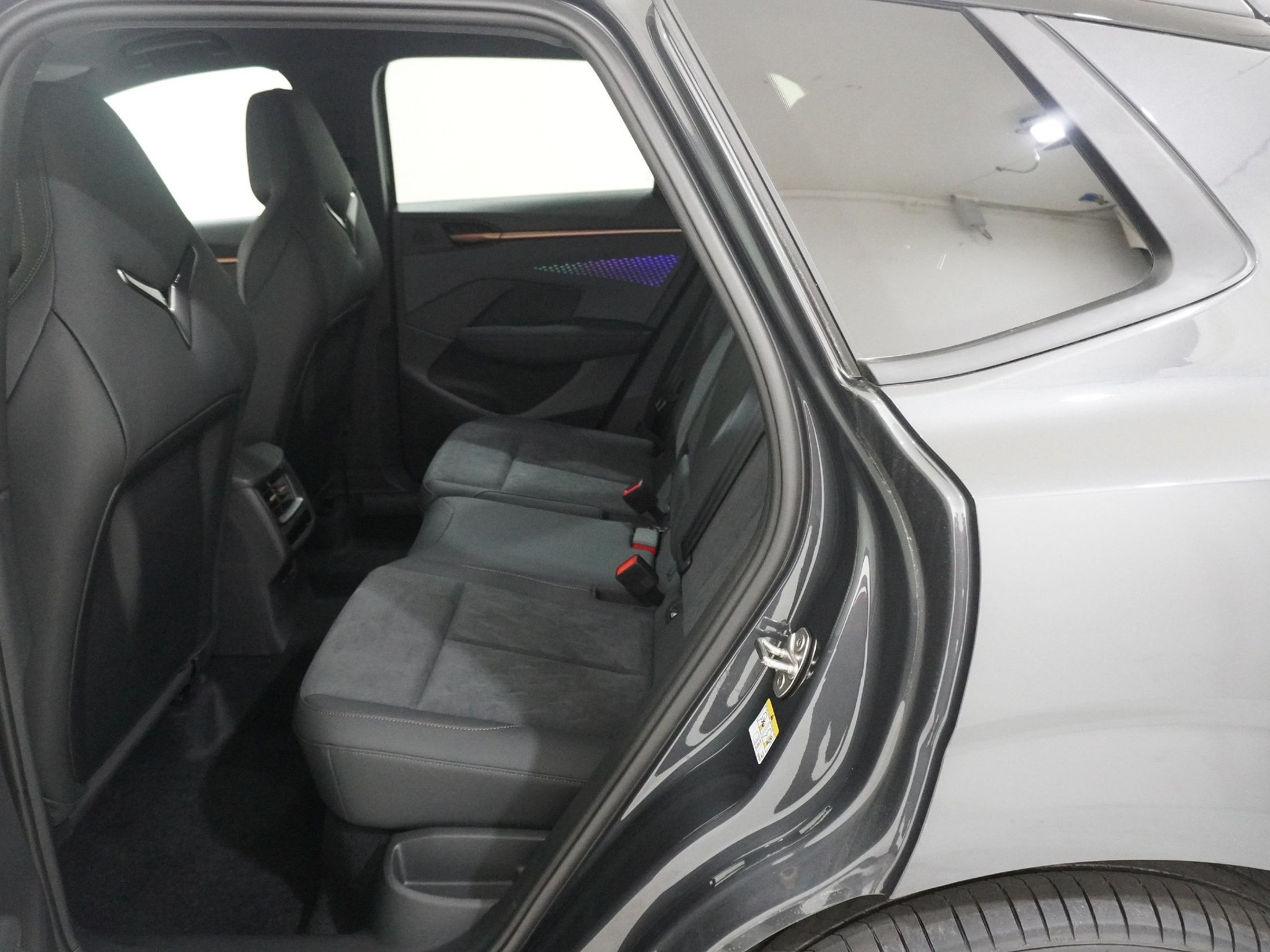 listing desktop thumbnail image 15