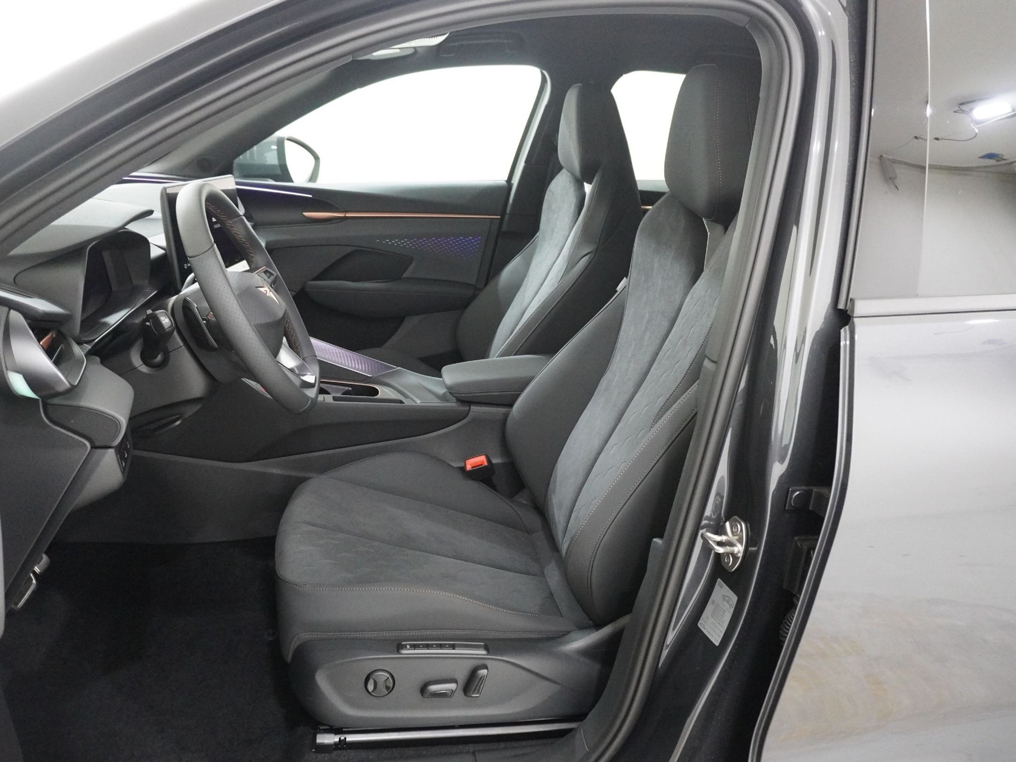 listing desktop thumbnail image 12