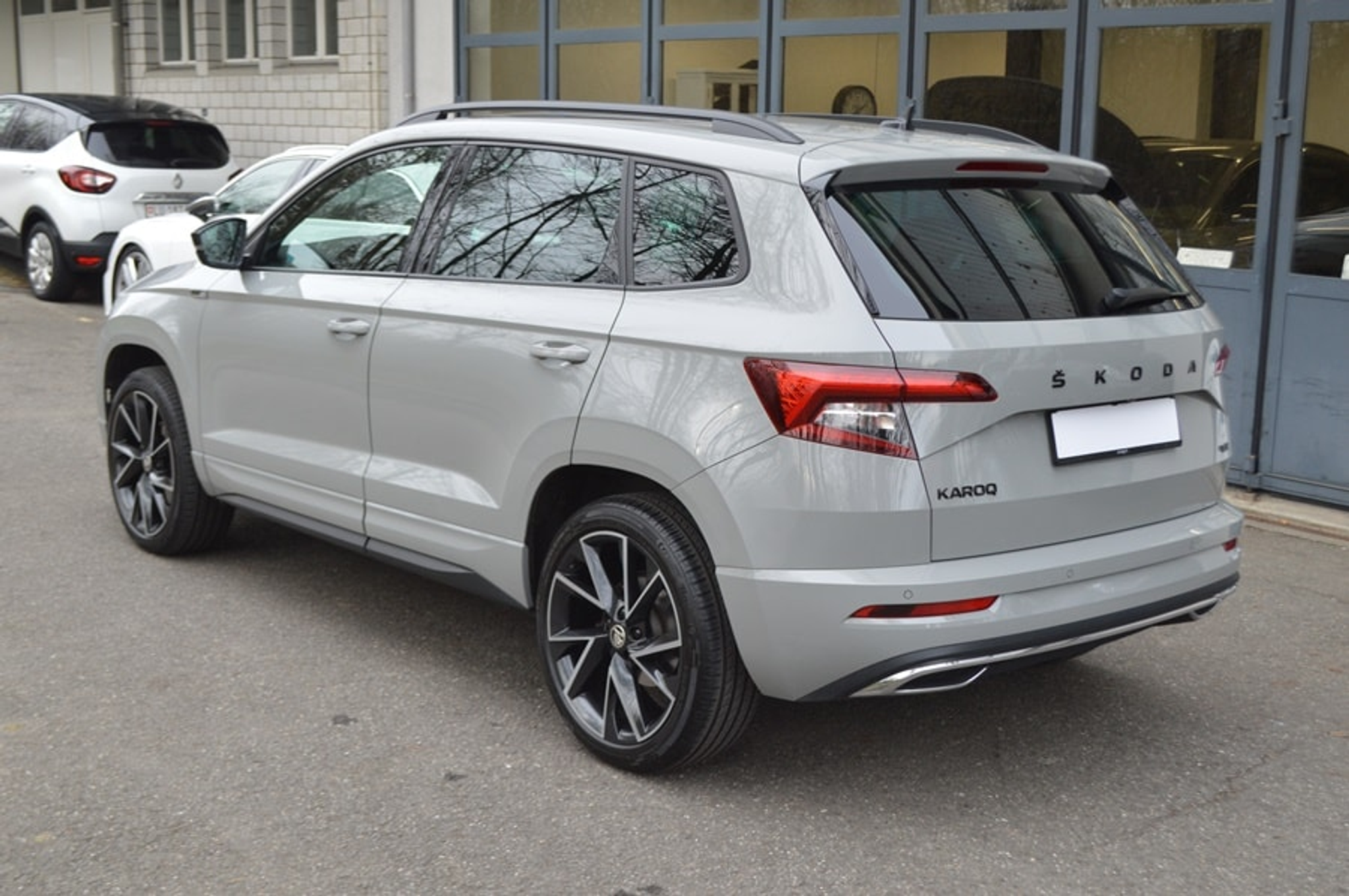 listing desktop thumbnail image 4