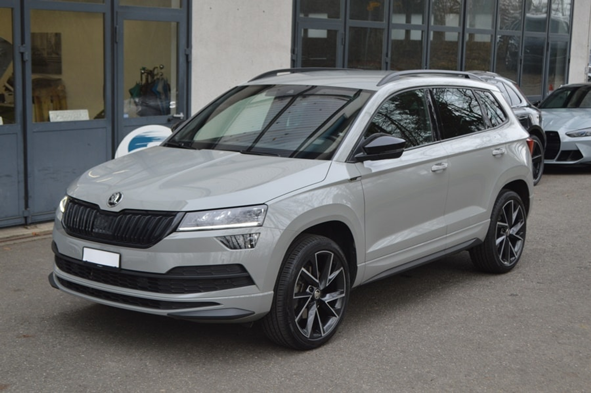 listing desktop thumbnail image 2