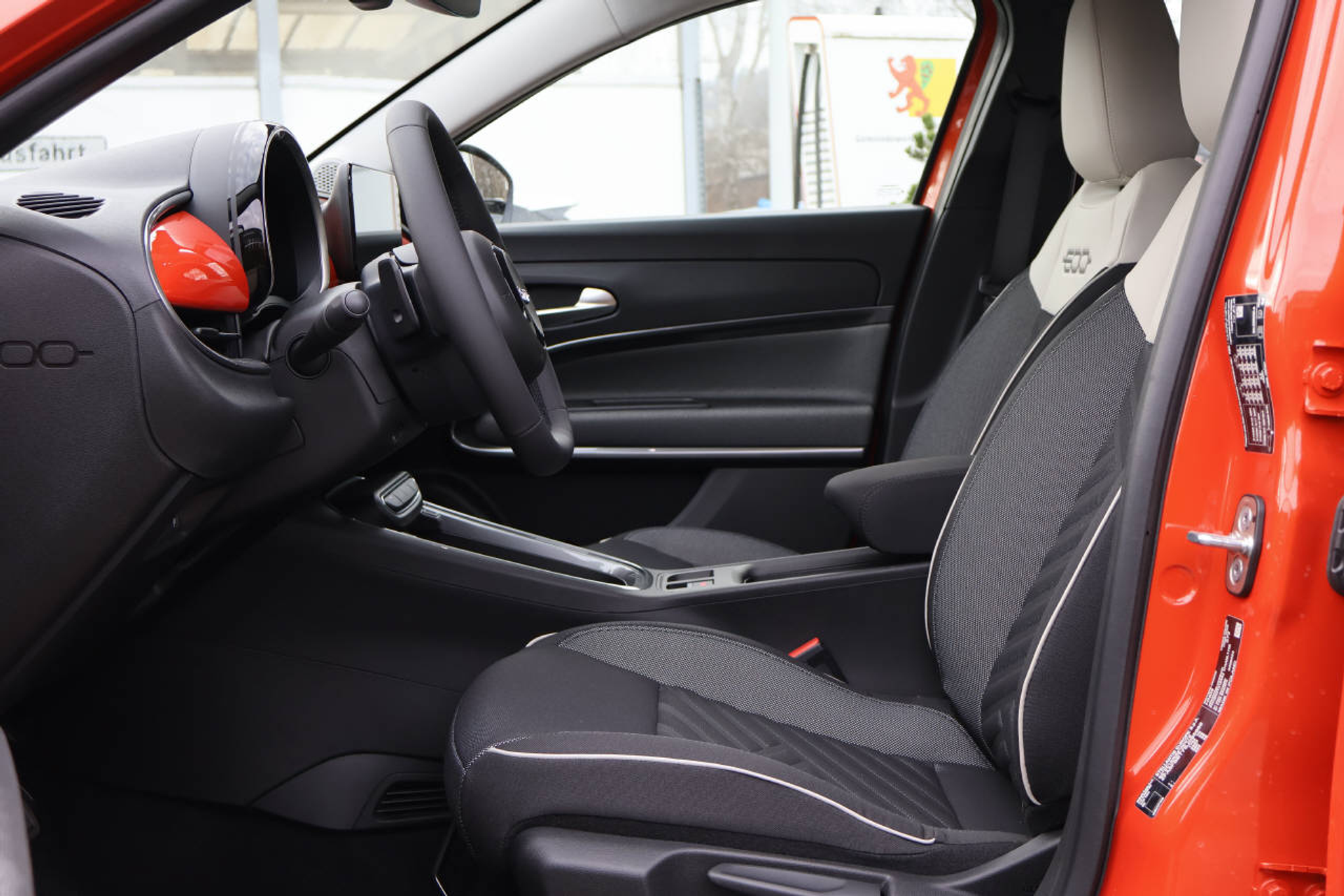 listing desktop thumbnail image 9