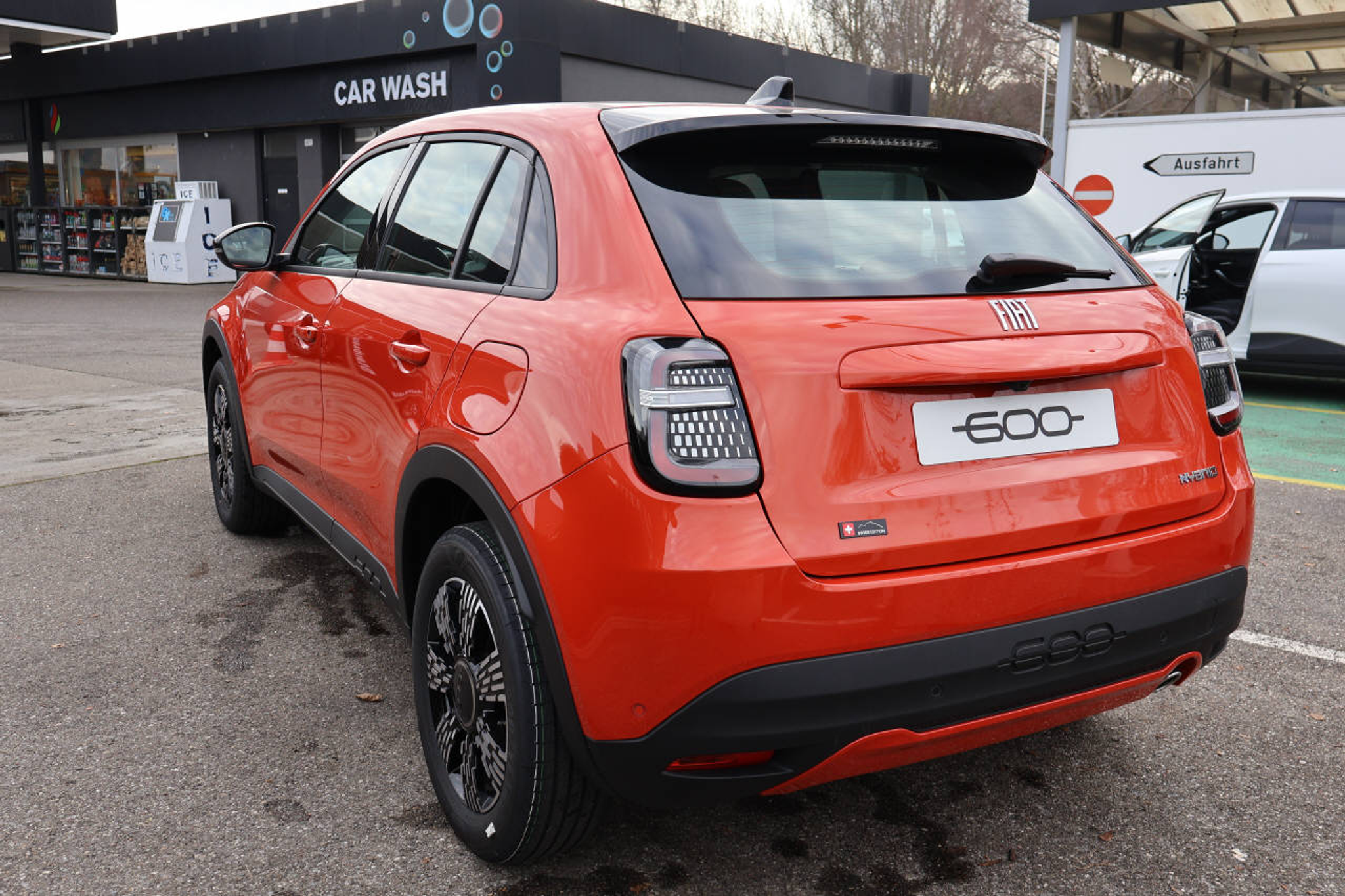 listing desktop thumbnail image 5