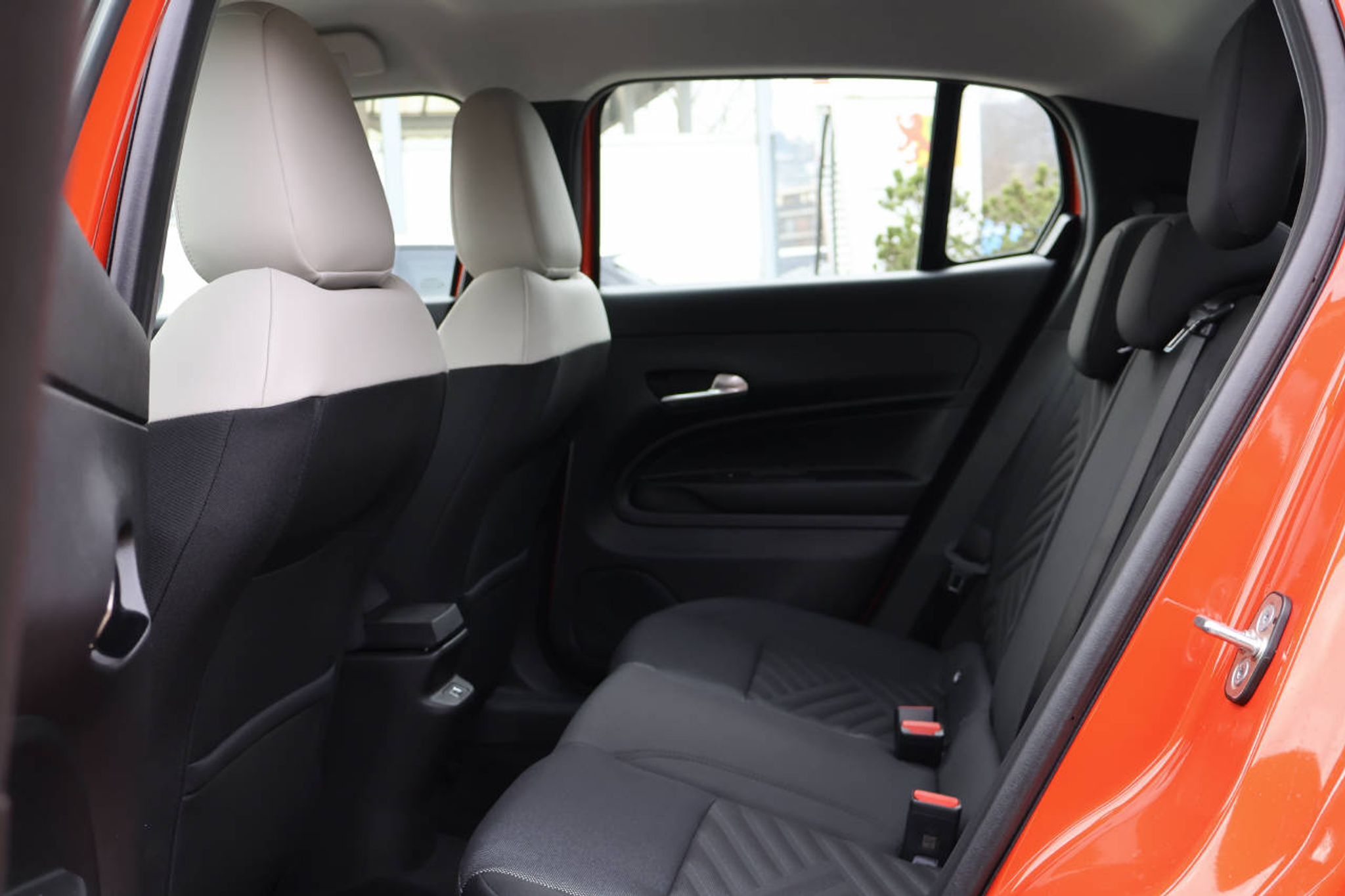 listing desktop thumbnail image 14