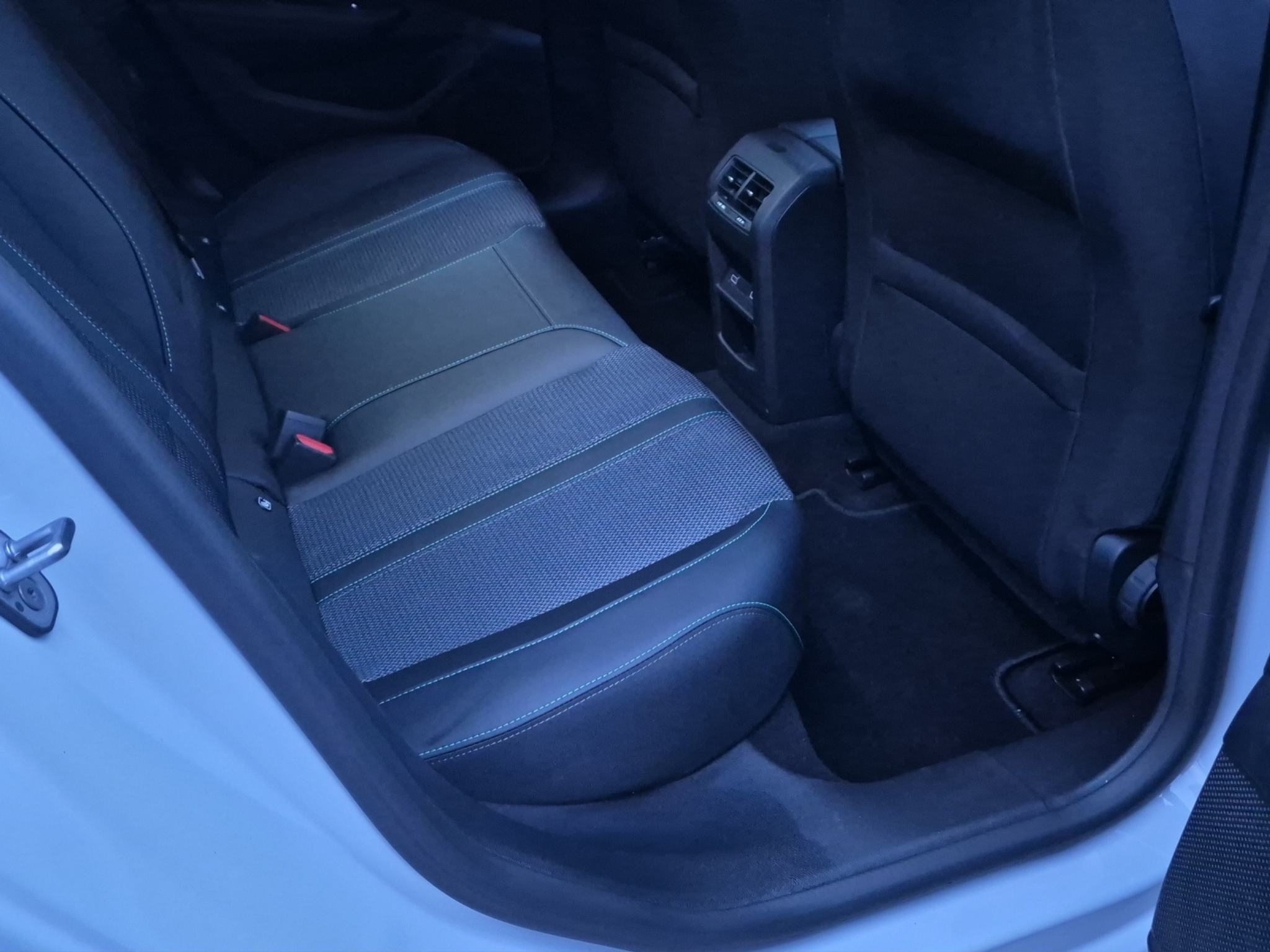 listing desktop thumbnail image 18