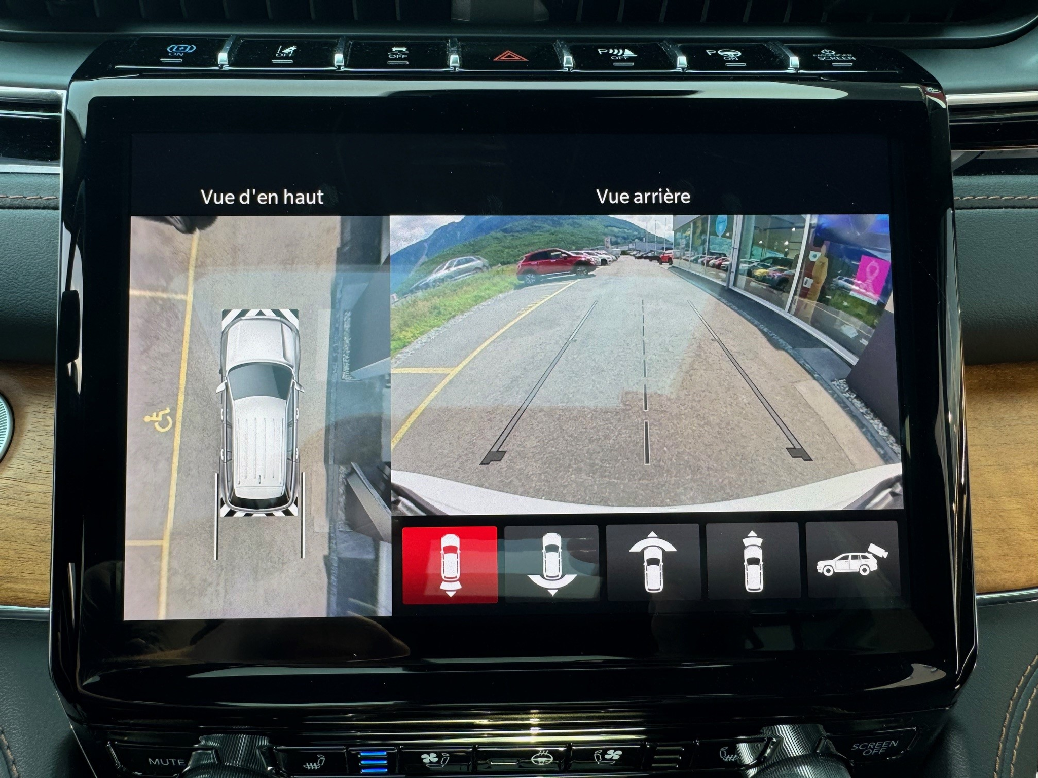 listing desktop thumbnail image 15