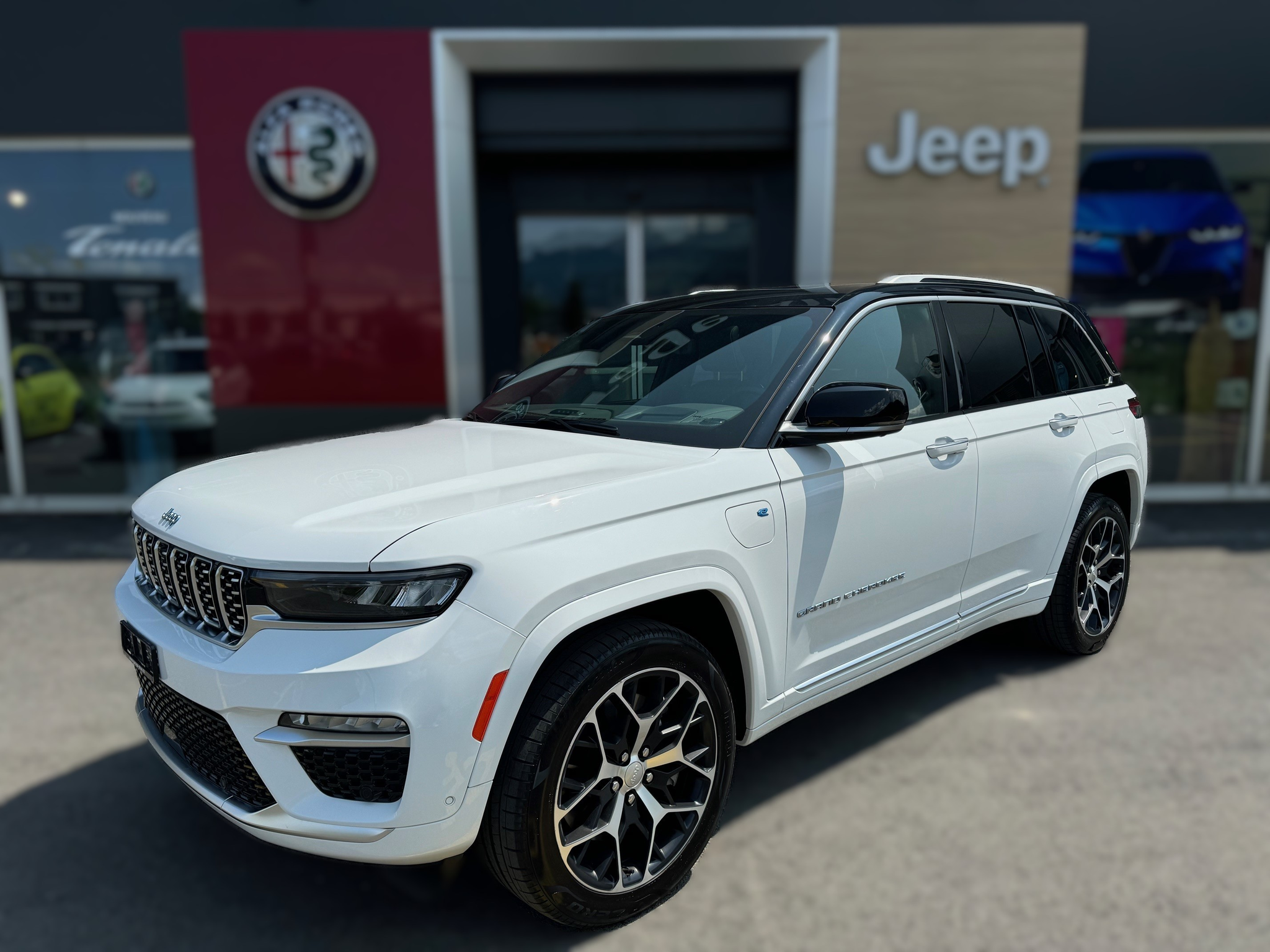 listing desktop thumbnail image 1