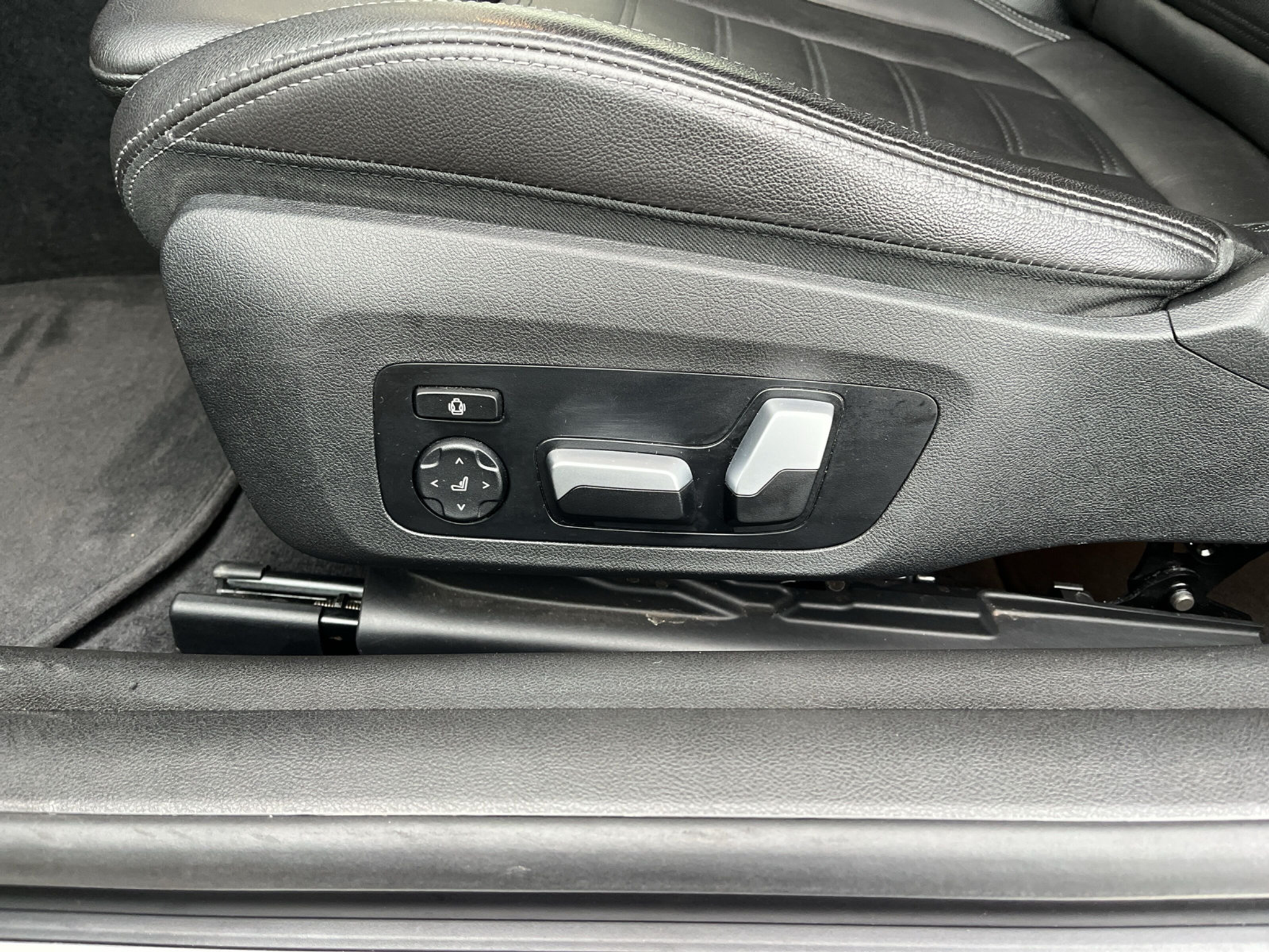 listing desktop thumbnail image 18