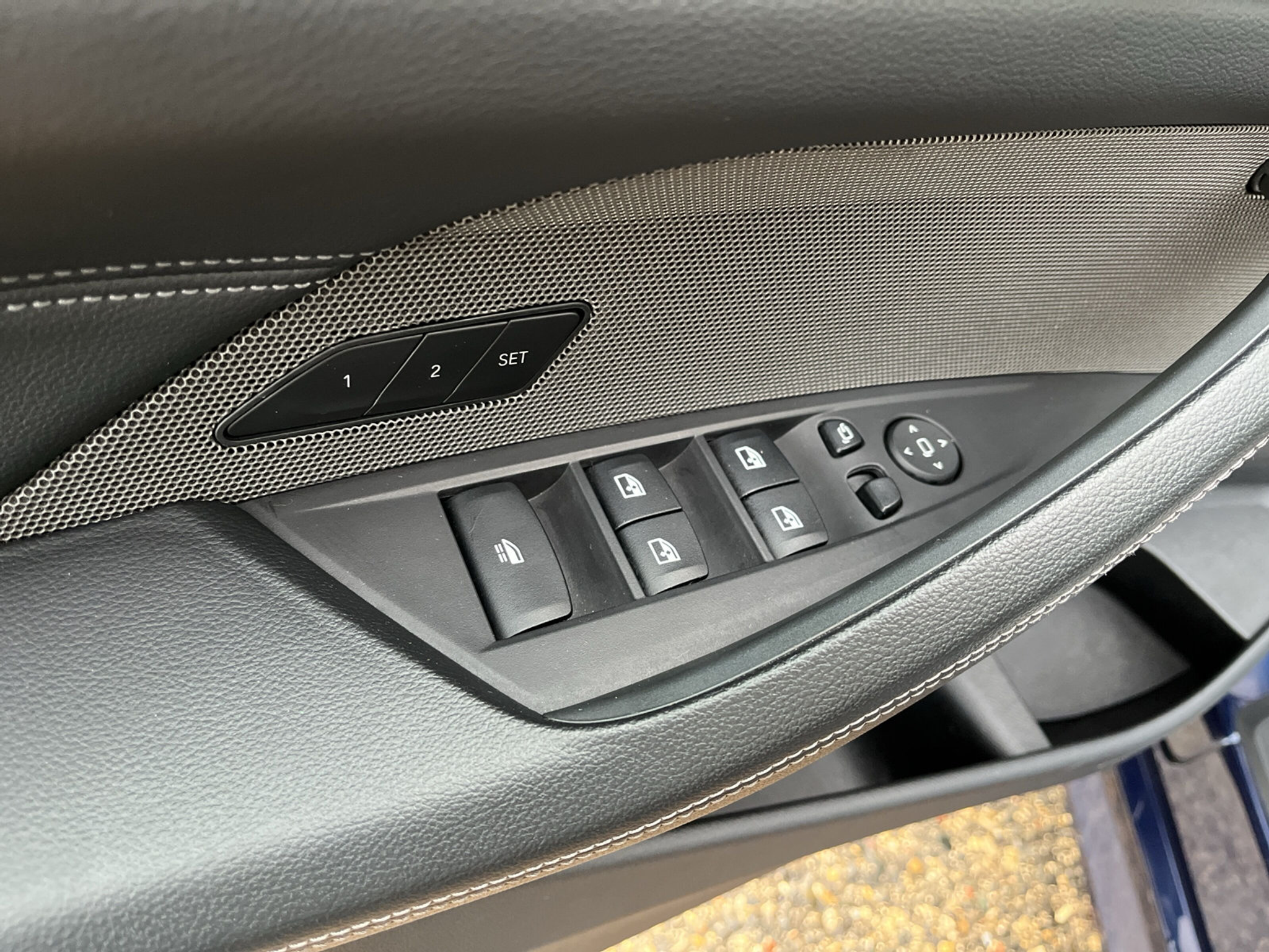 listing desktop thumbnail image 16