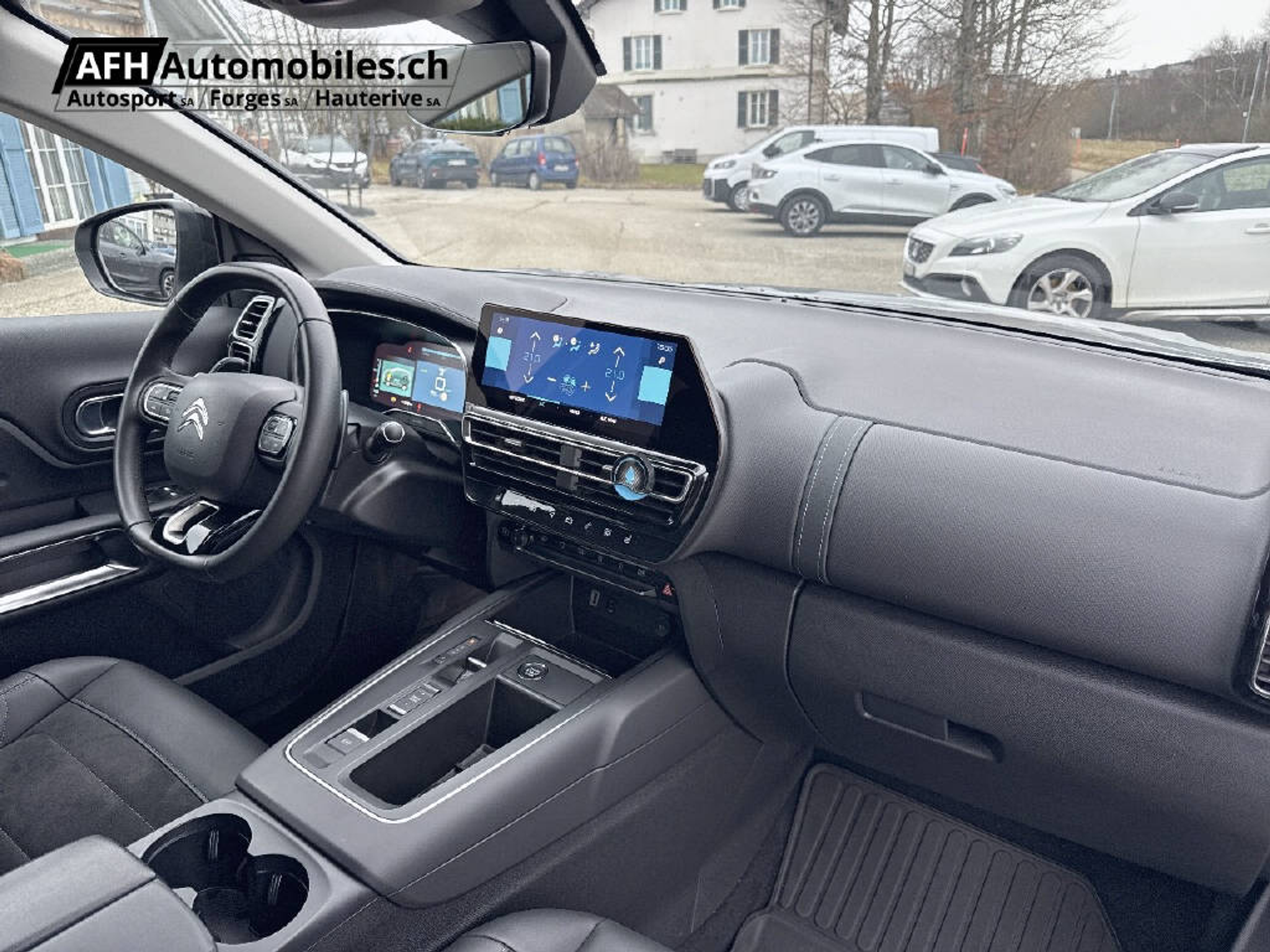 listing desktop thumbnail image 13