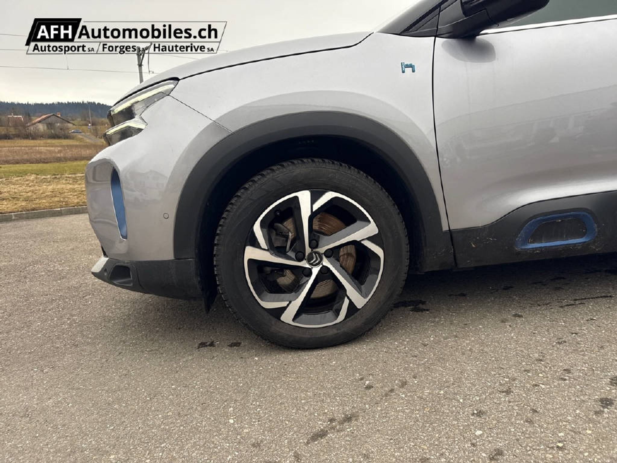 listing desktop thumbnail image 8