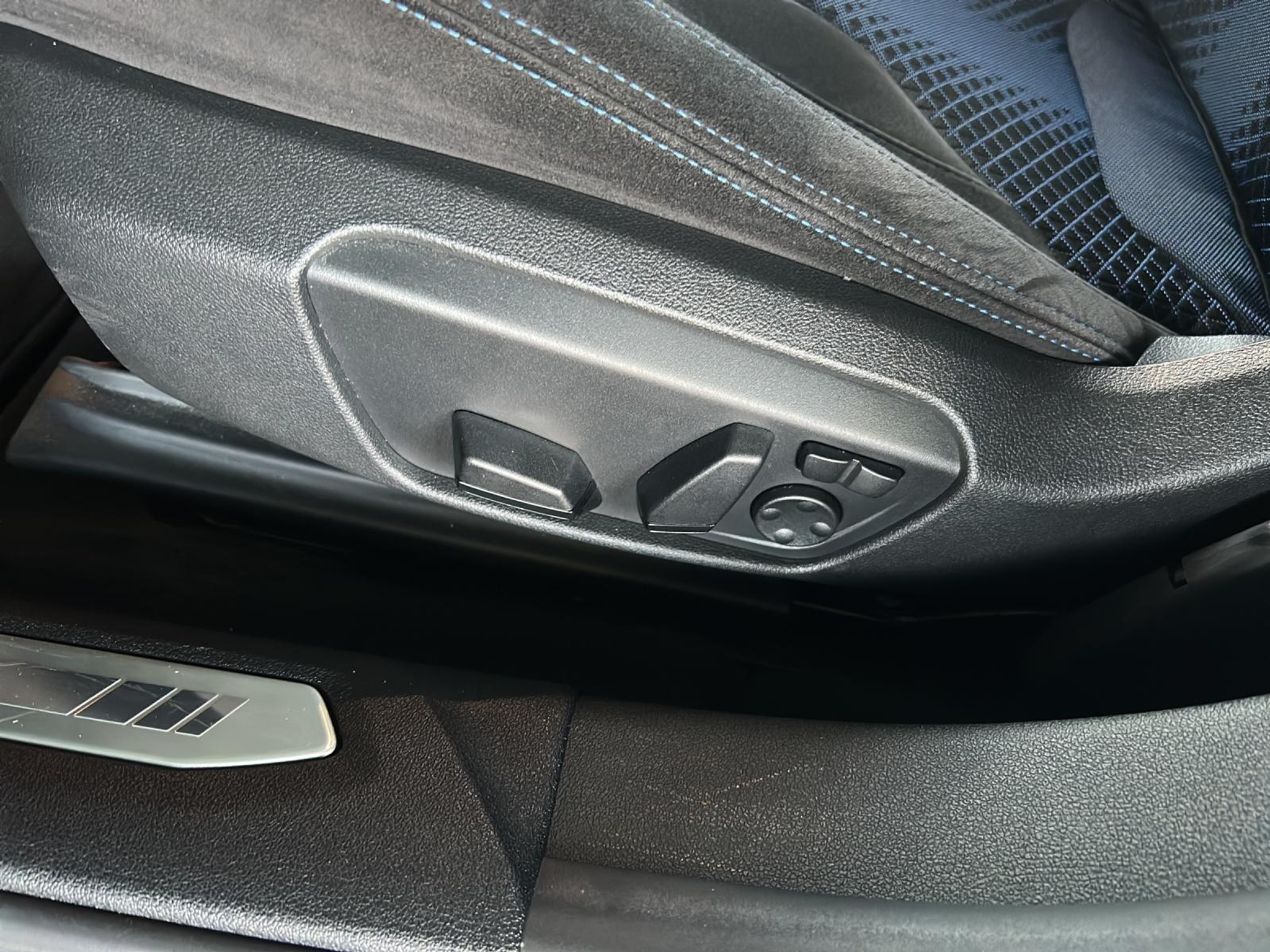 listing desktop thumbnail image 15