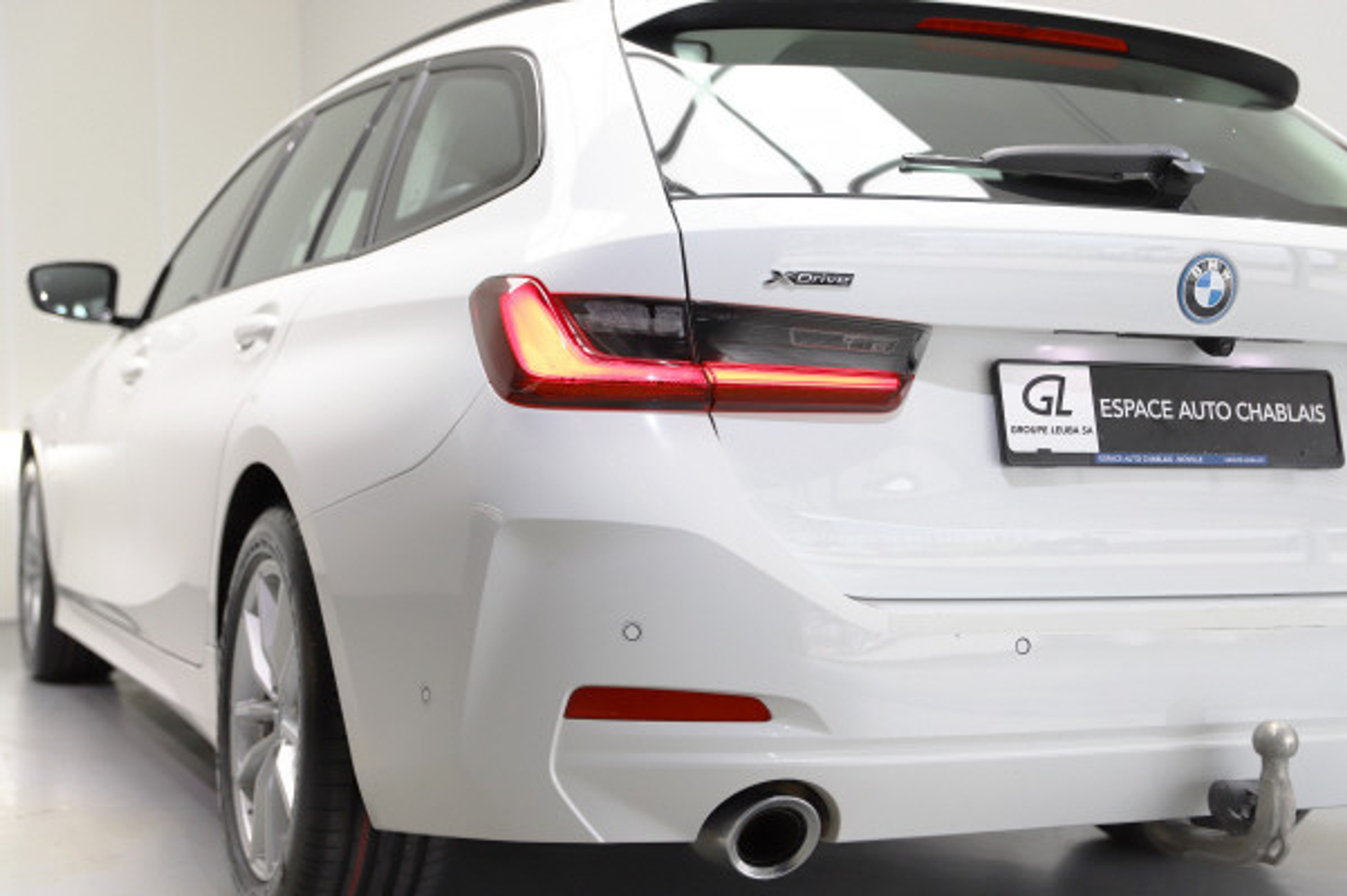 listing desktop thumbnail image 3