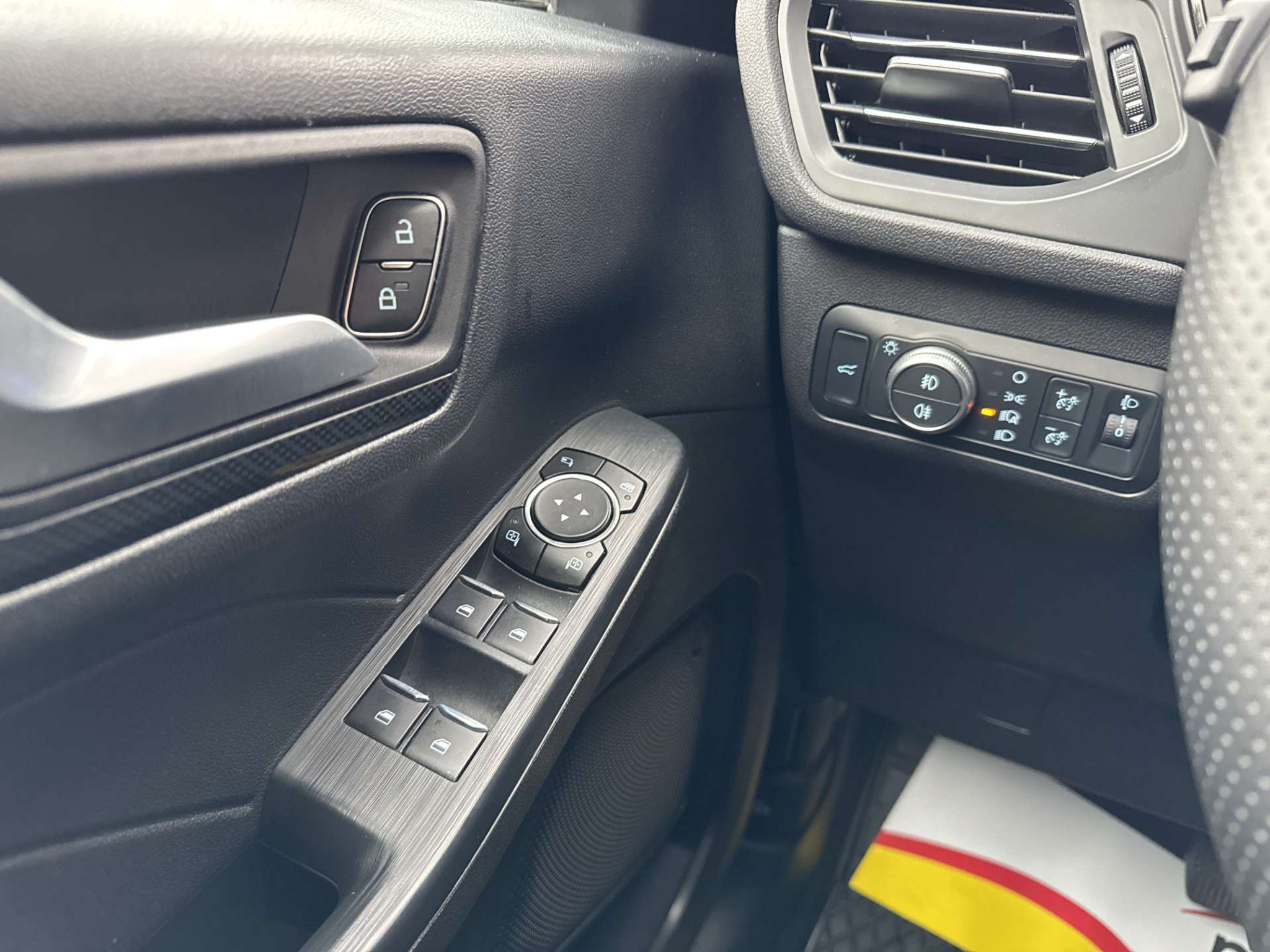 listing desktop thumbnail image 15