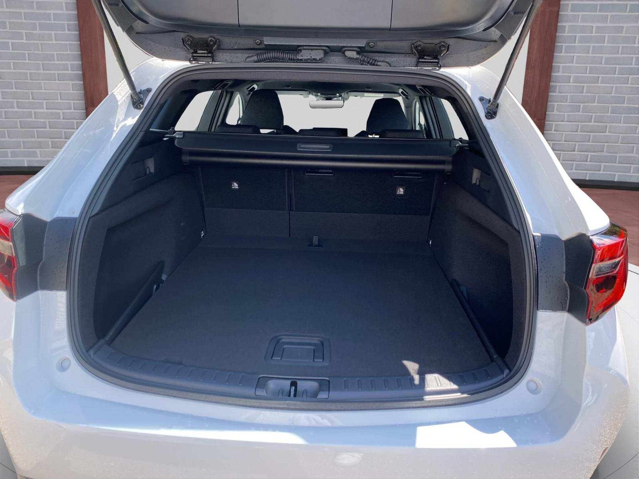 listing desktop thumbnail image 10