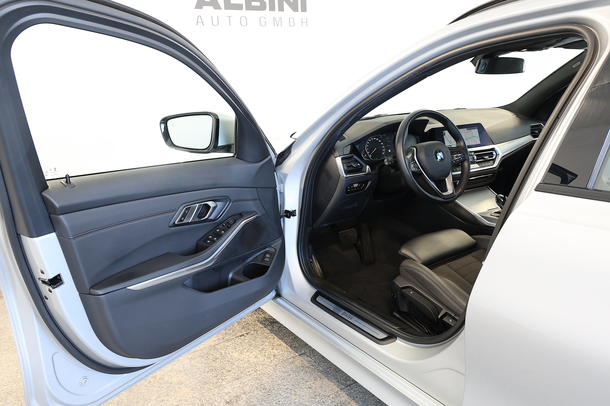 listing desktop thumbnail image 4