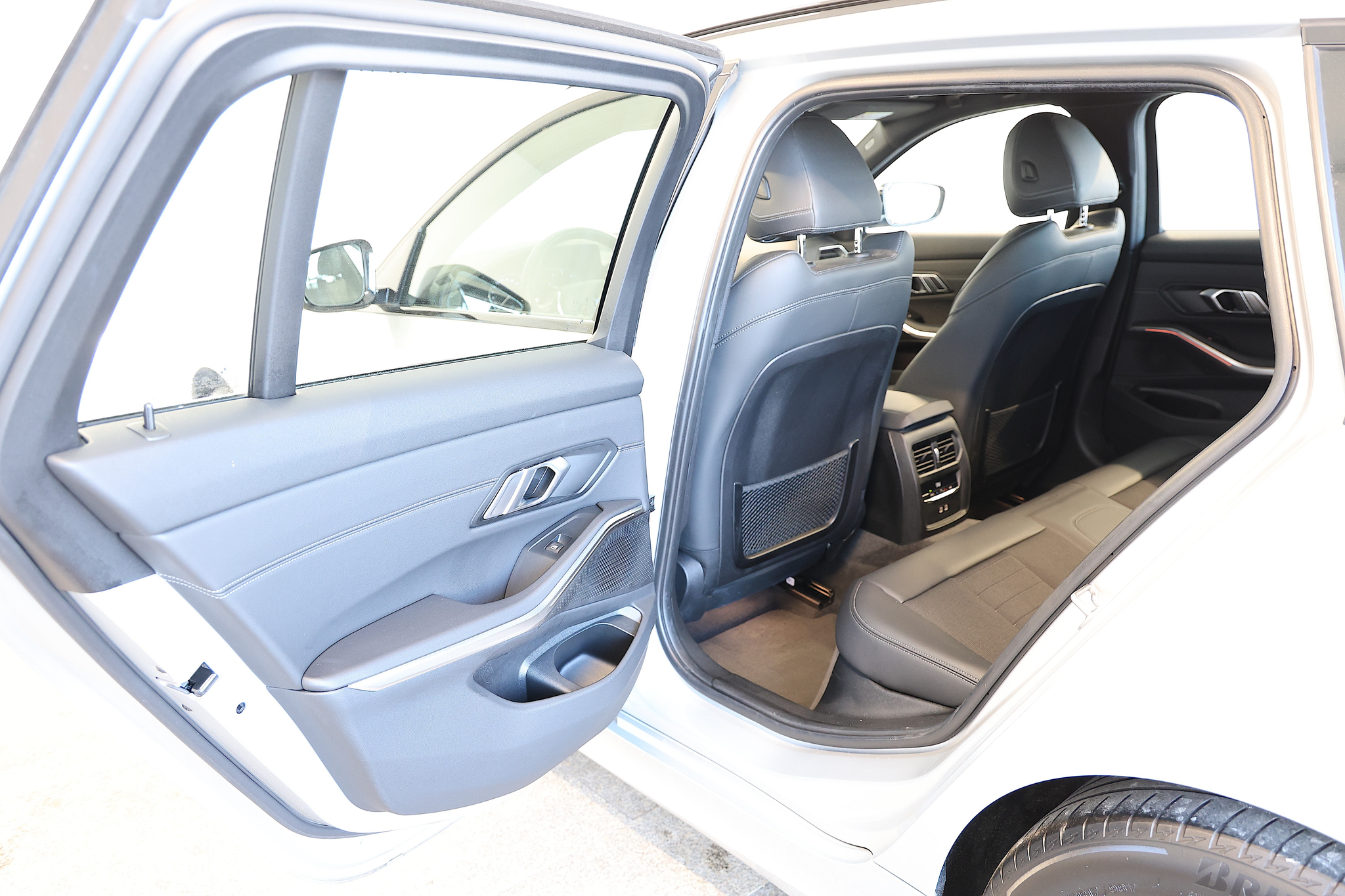 listing desktop thumbnail image 13