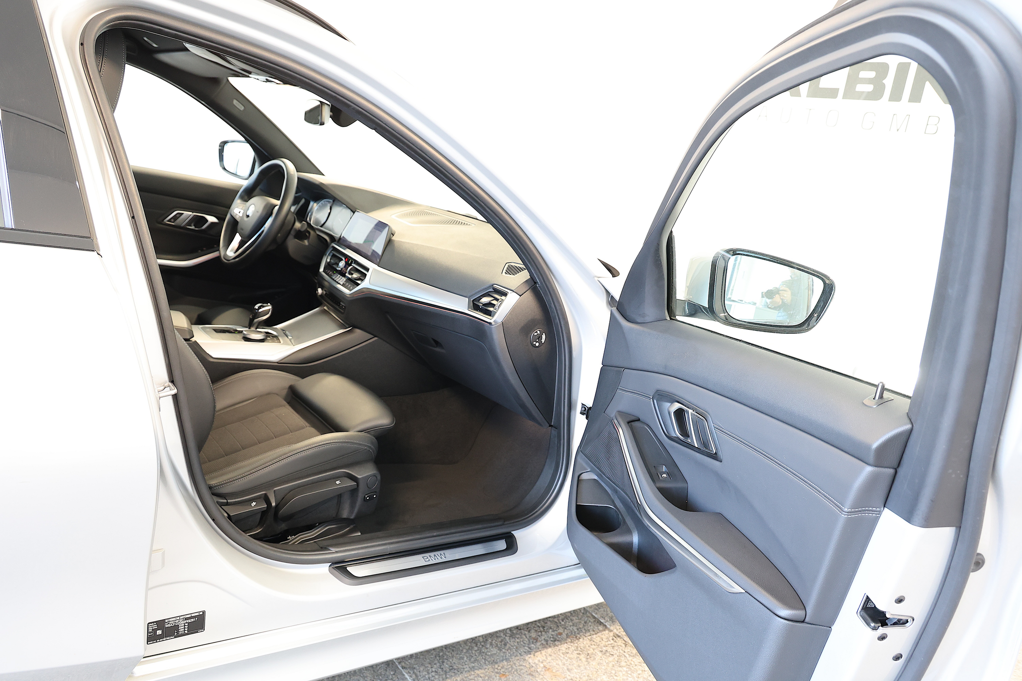 listing desktop thumbnail image 10