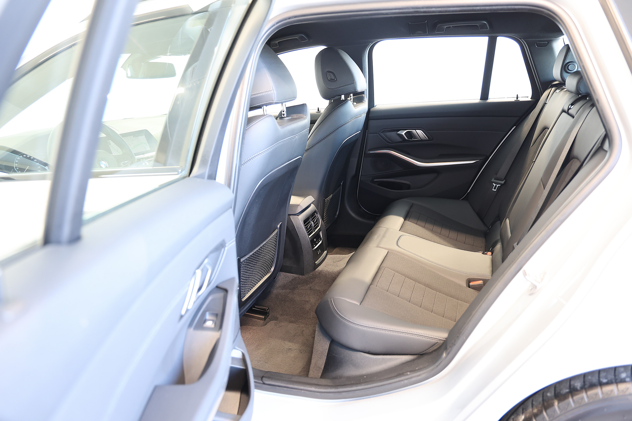 listing desktop thumbnail image 14