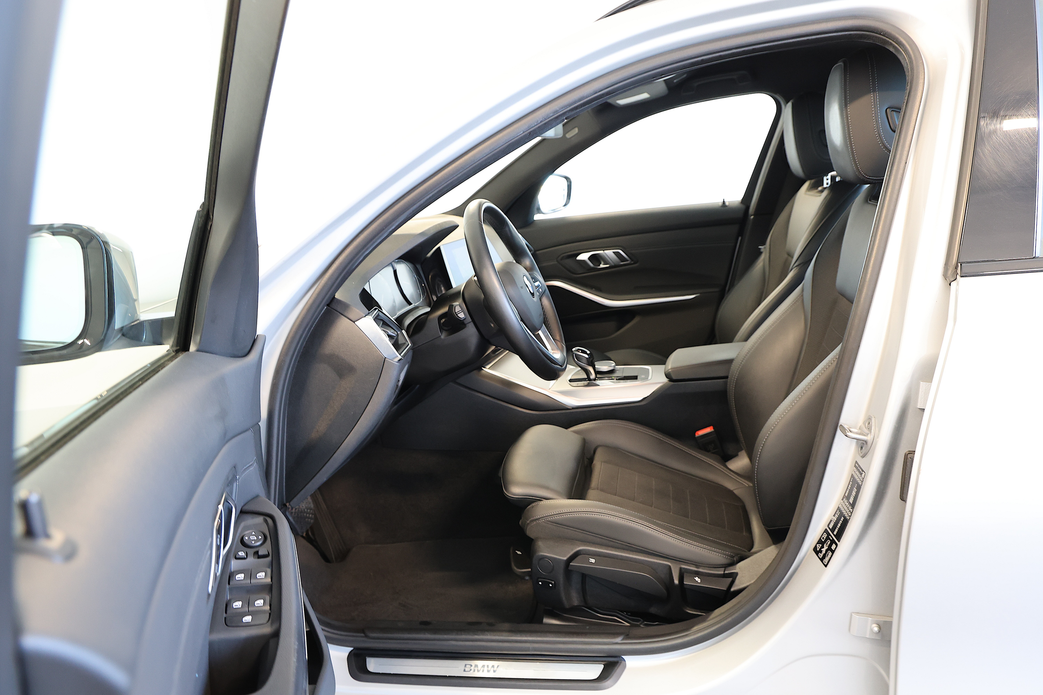 listing desktop thumbnail image 5