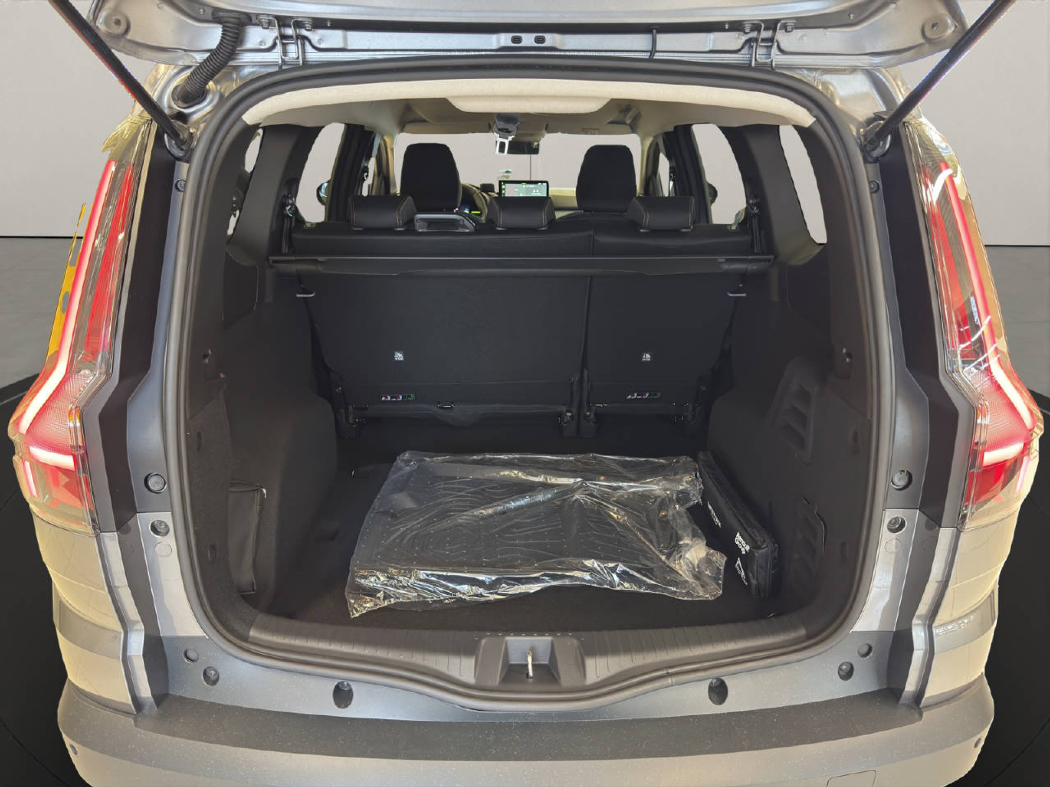 listing desktop thumbnail image 17