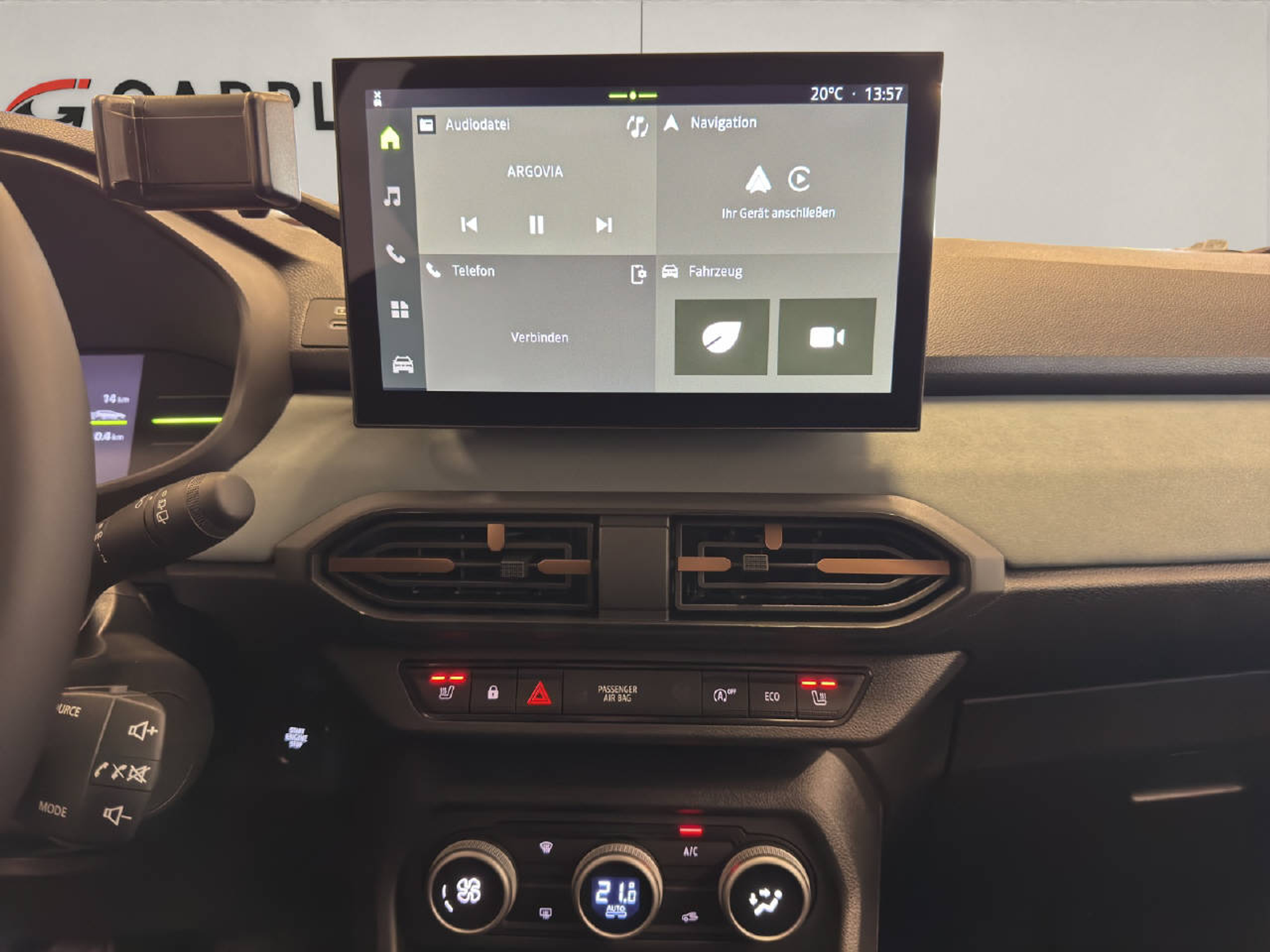 listing desktop thumbnail image 9