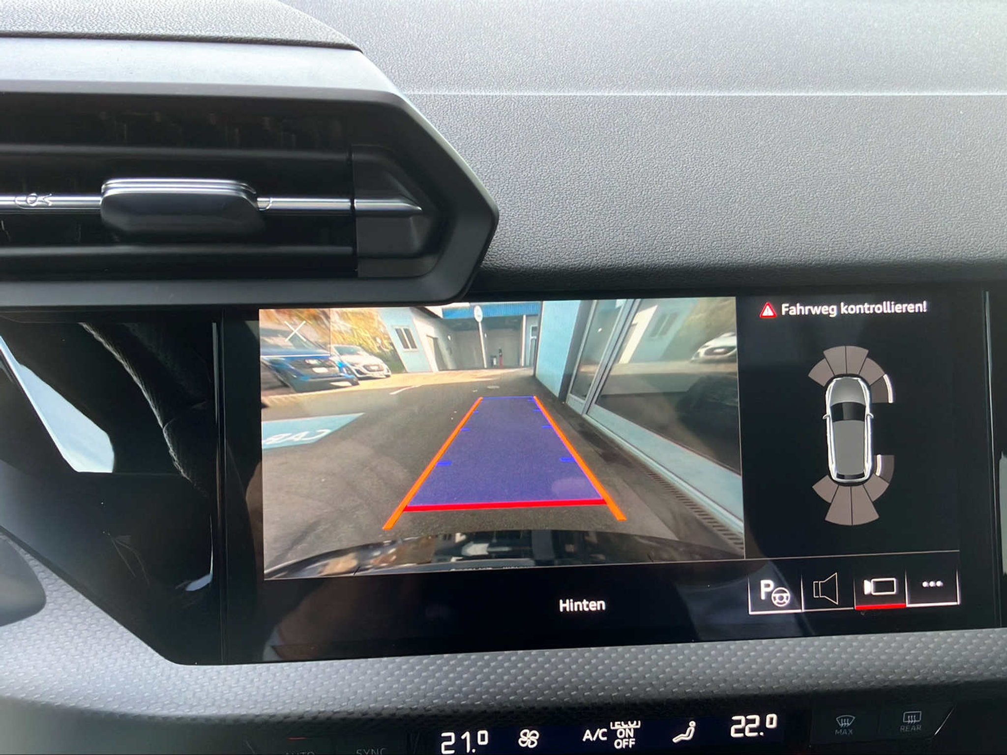 listing desktop thumbnail image 12