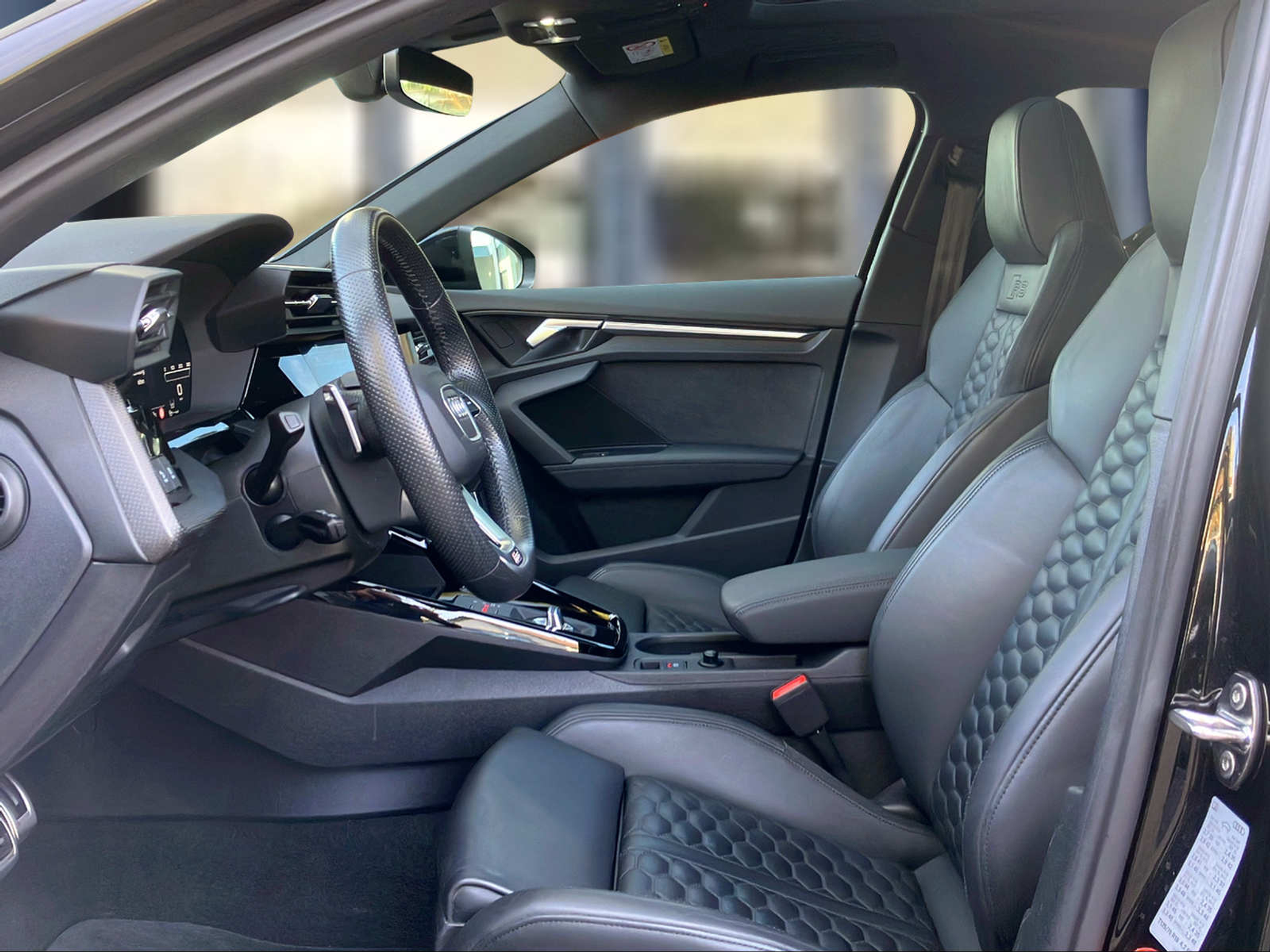 listing desktop thumbnail image 8