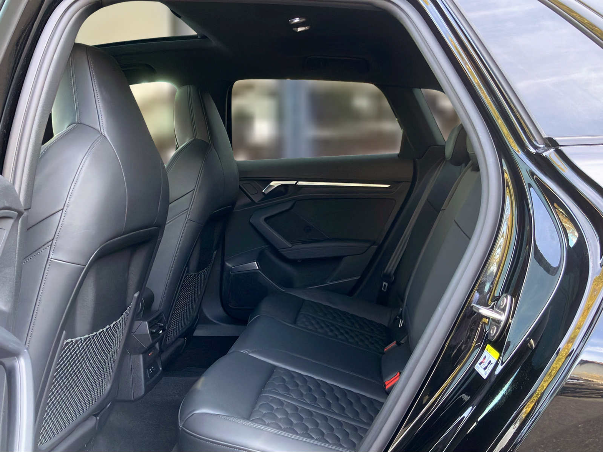 listing desktop thumbnail image 9