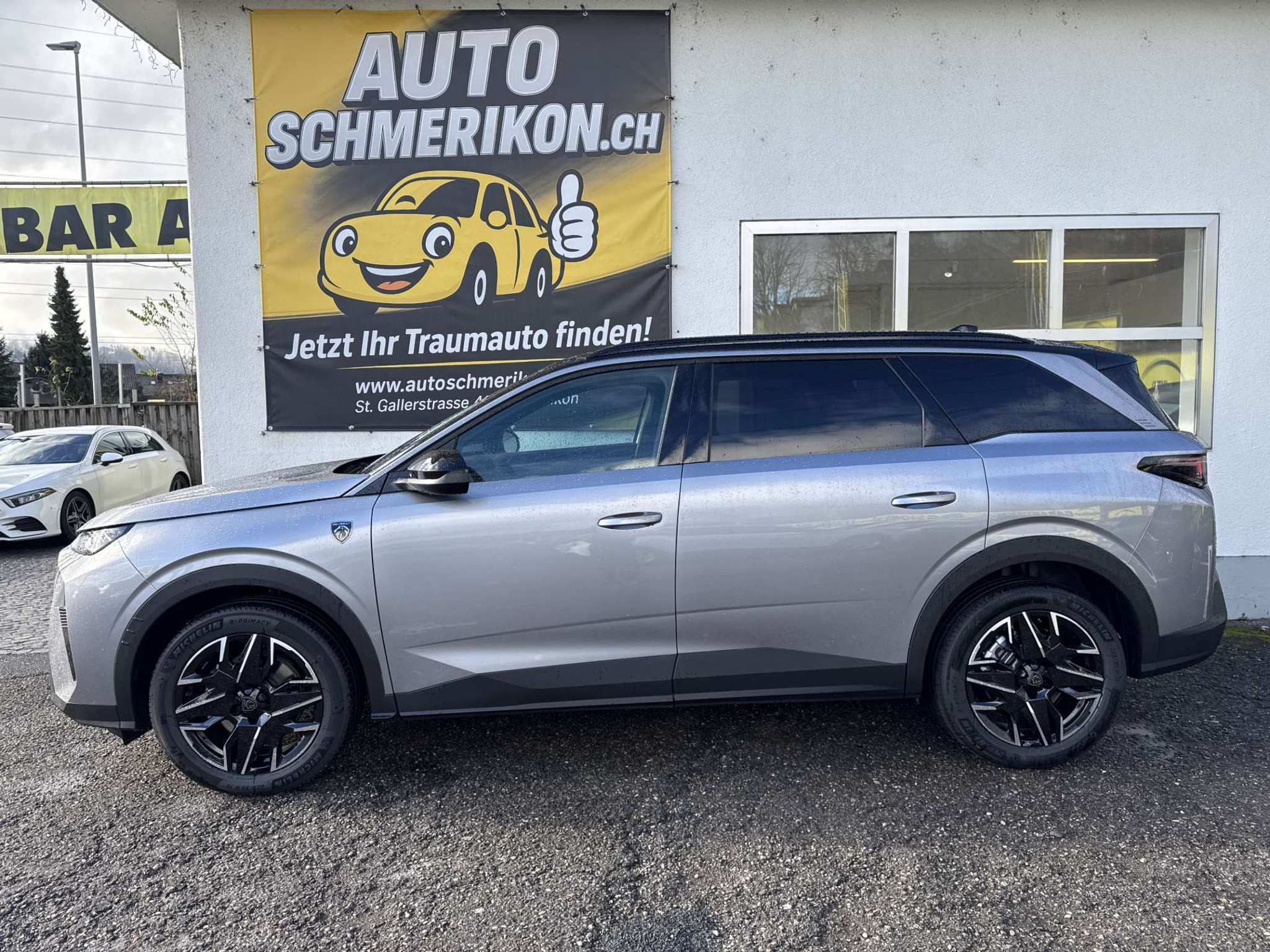 listing desktop thumbnail image 4