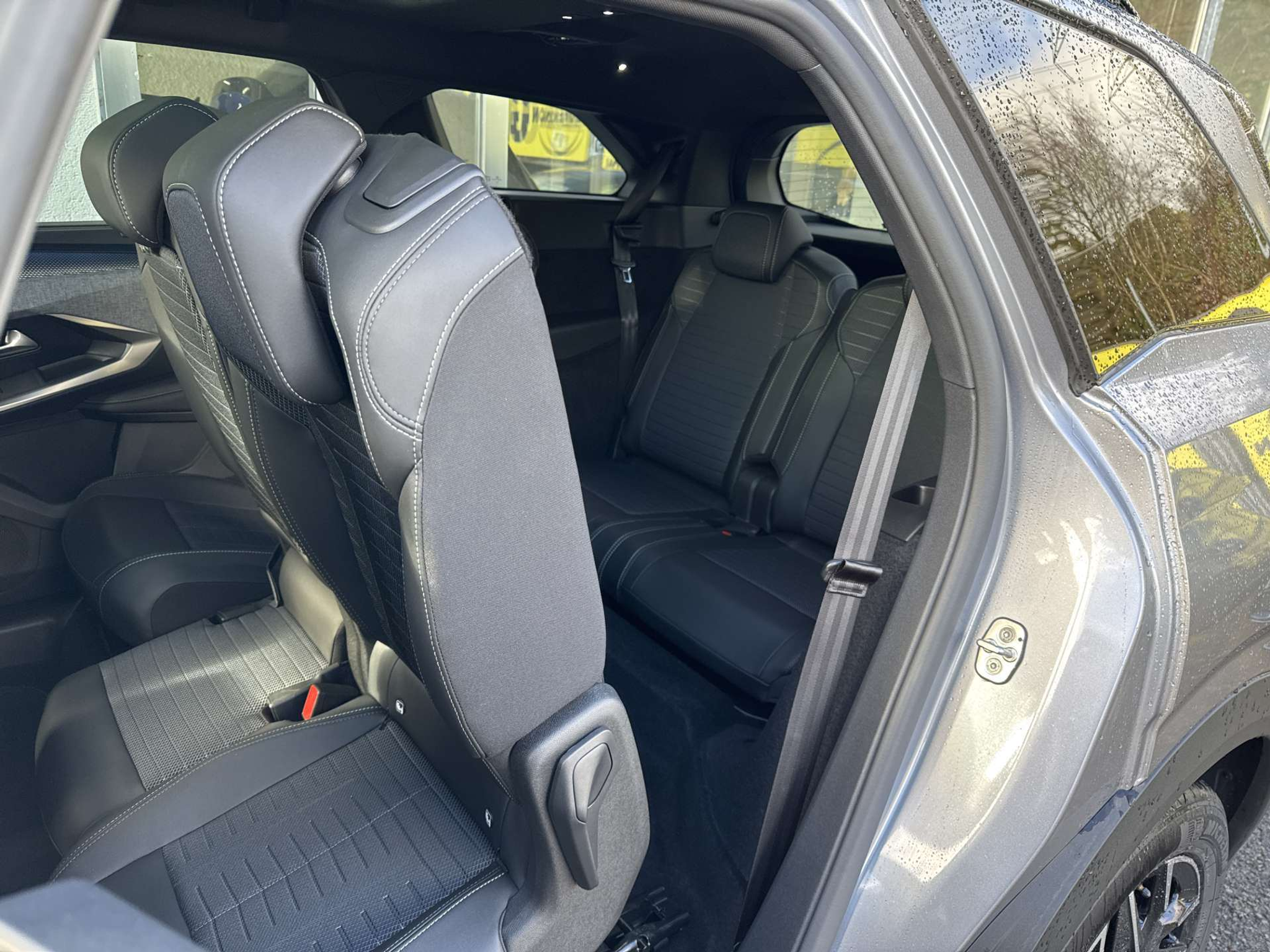 listing desktop thumbnail image 7