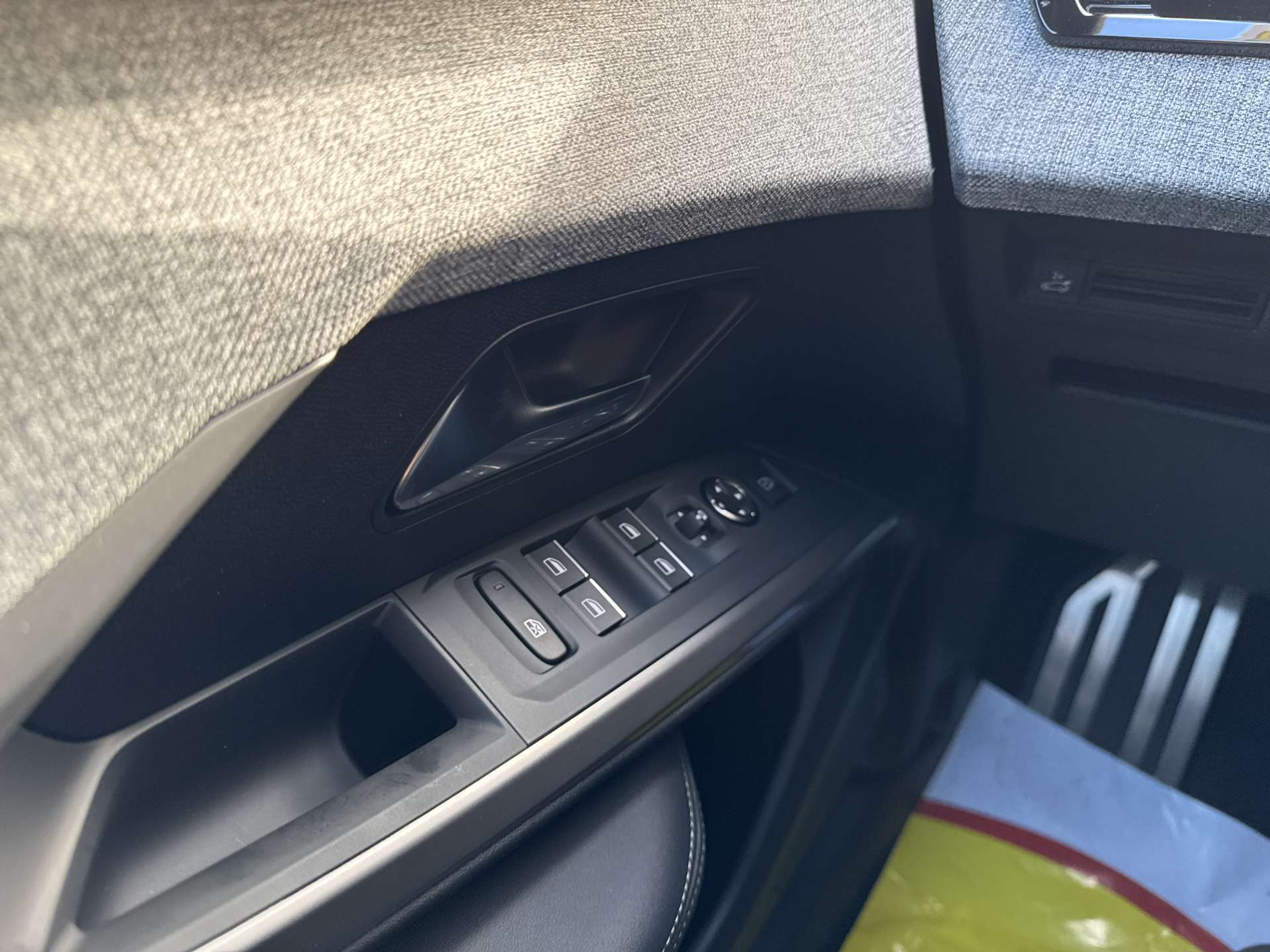 listing desktop thumbnail image 15