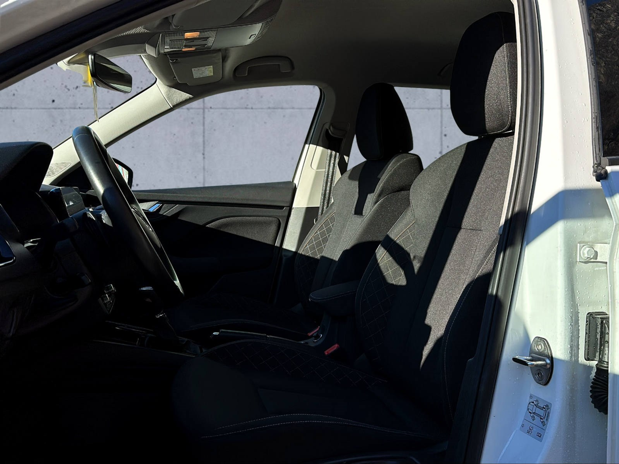 listing desktop thumbnail image 10